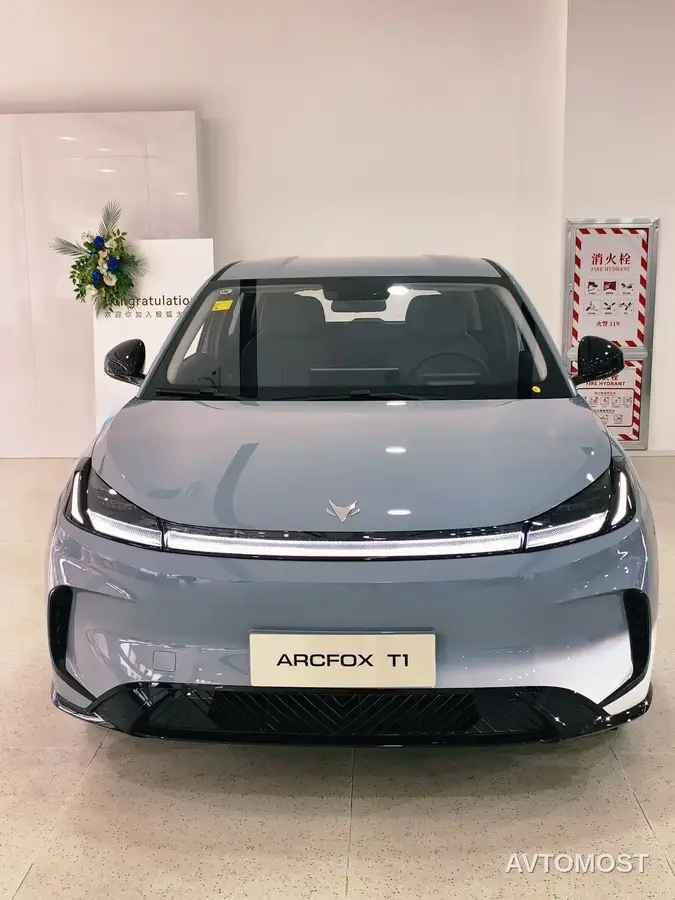Arcfox T1 - фото