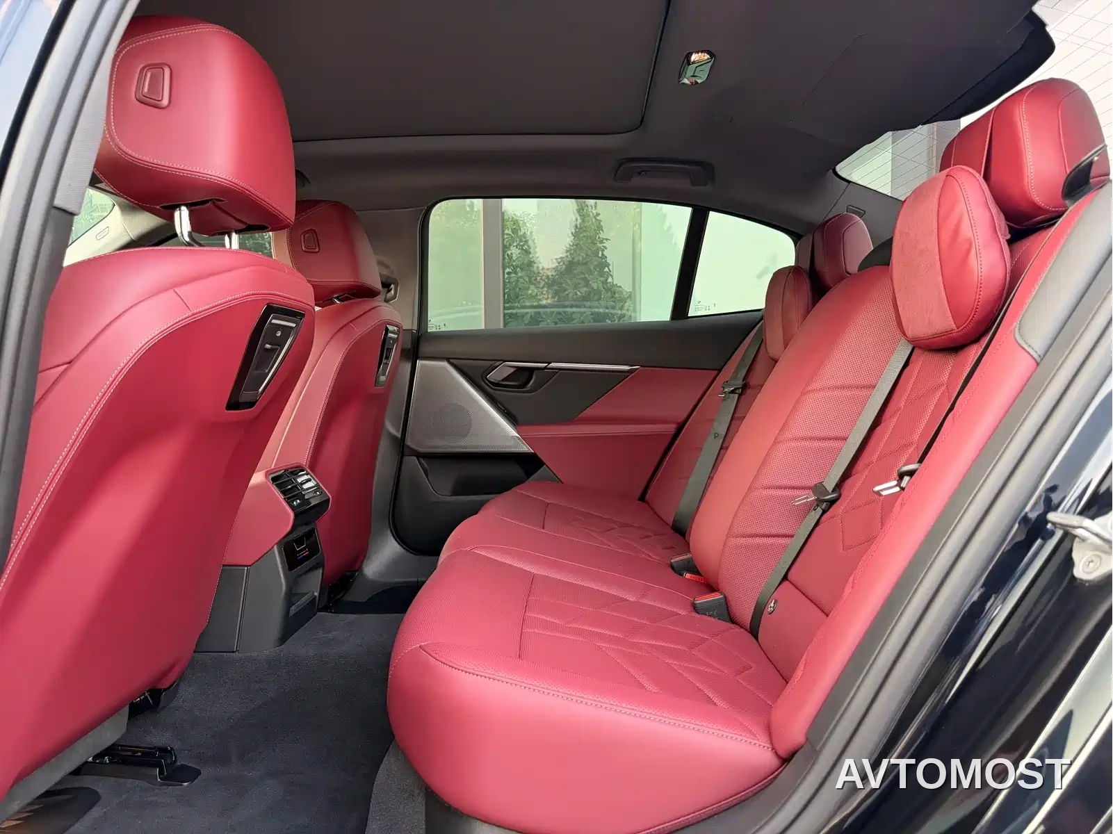 BMW i5 — фото 17