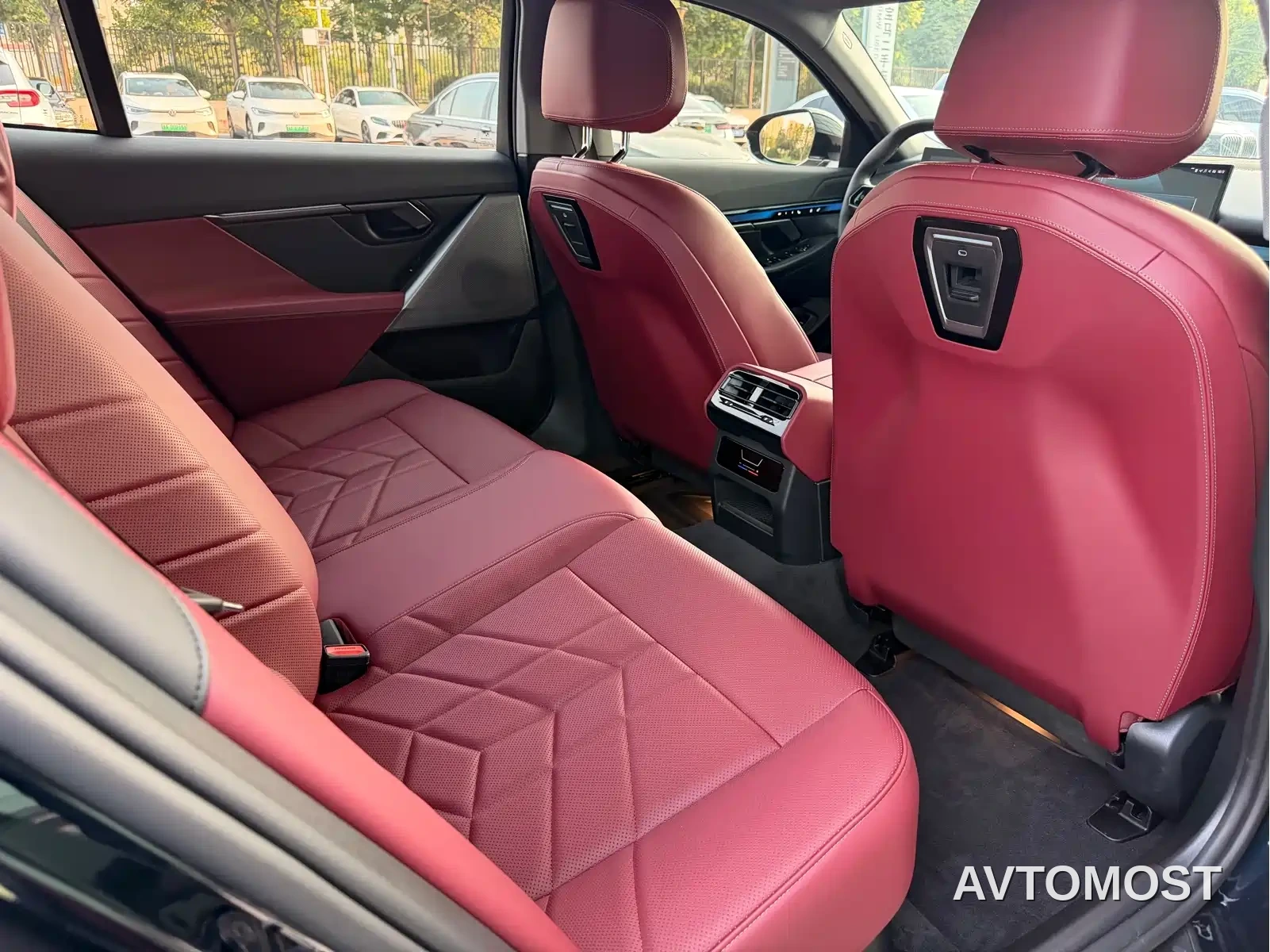 BMW i5 — фото 18