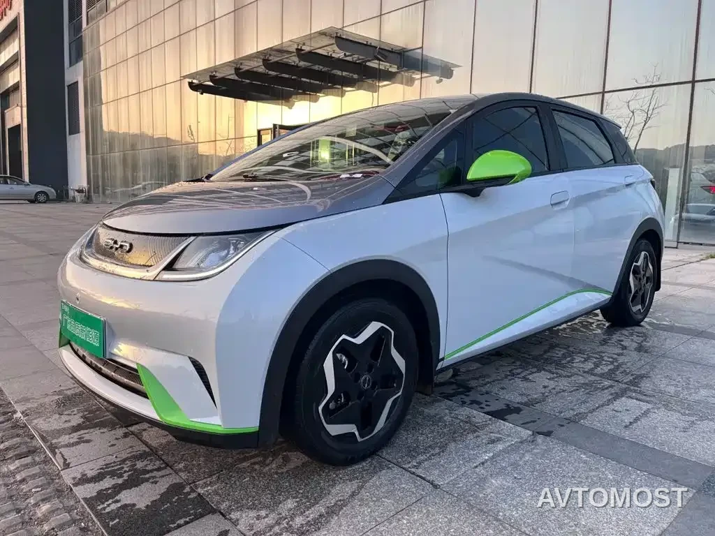 BYD Dolphin 2025