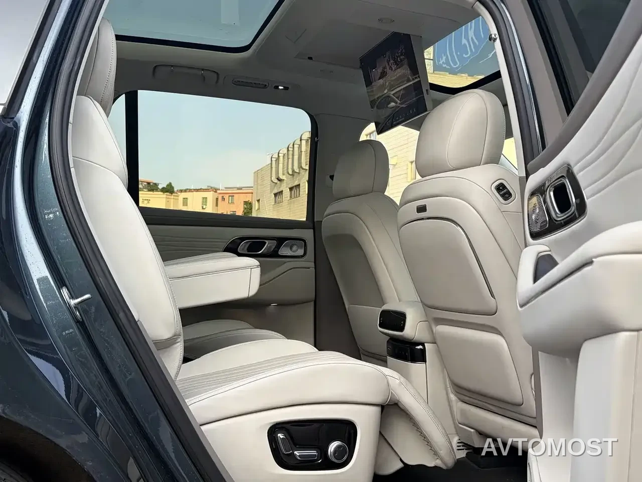 Geely Galaxy M9 — фото 18