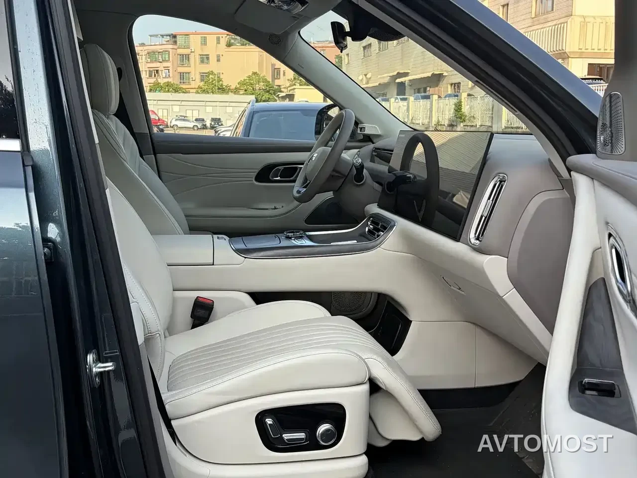 Geely Galaxy M9 — фото 21
