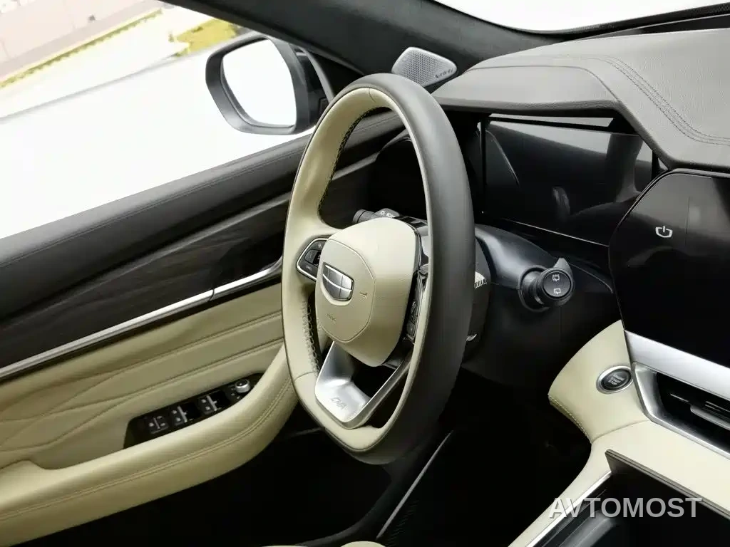 Geely Monjaro — фото 21