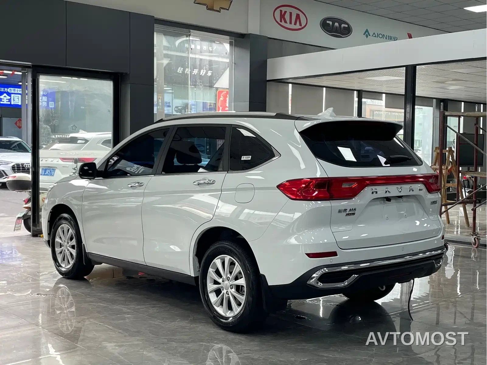 Haval M6 — фото 14