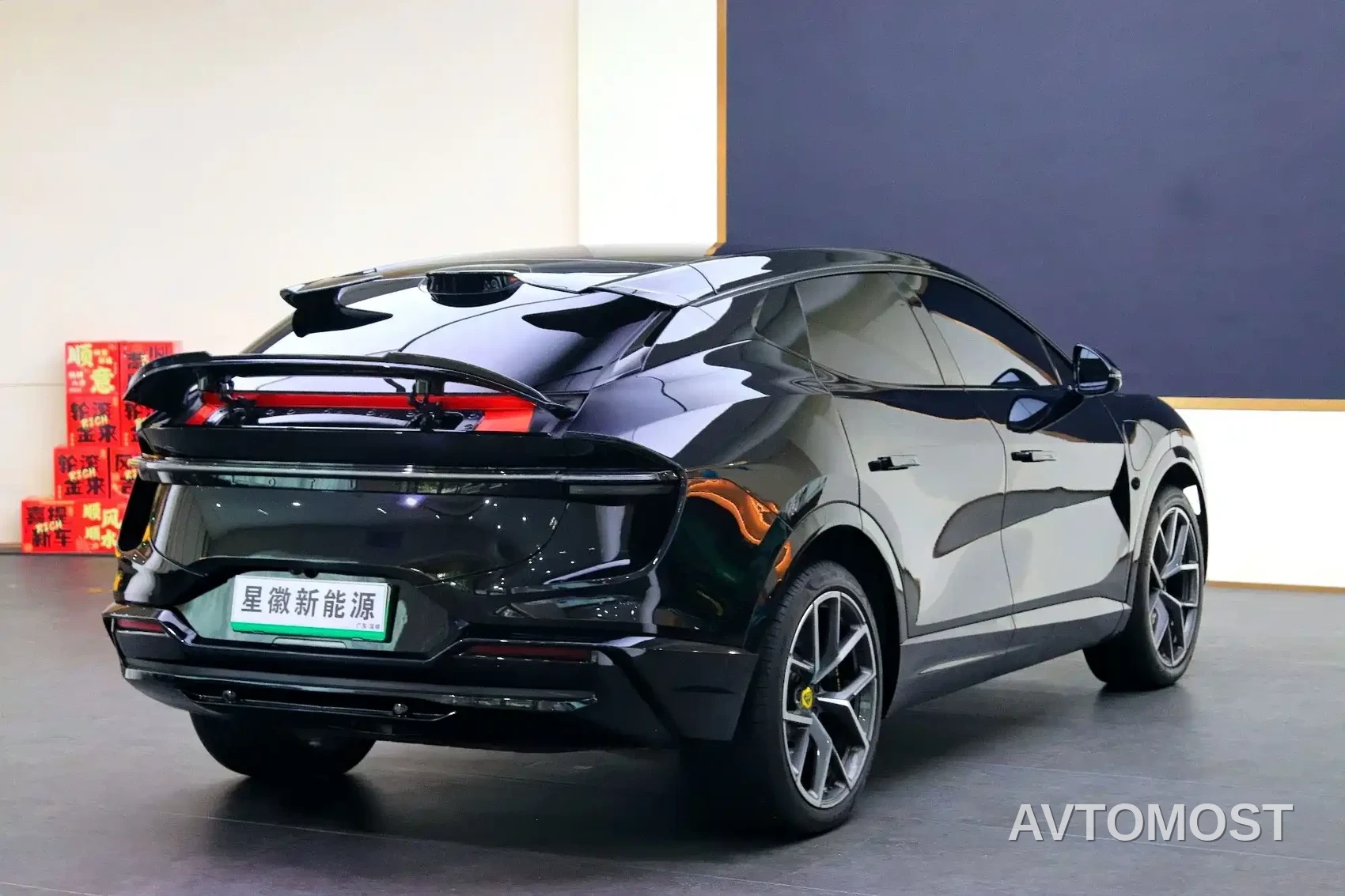 Lotus Eletre — фото 21