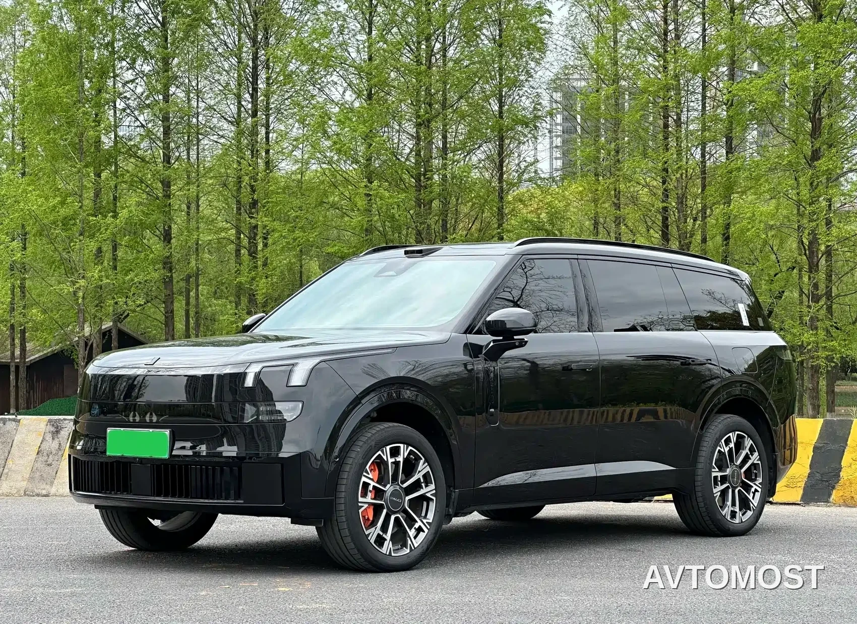 Lynk & Co 900