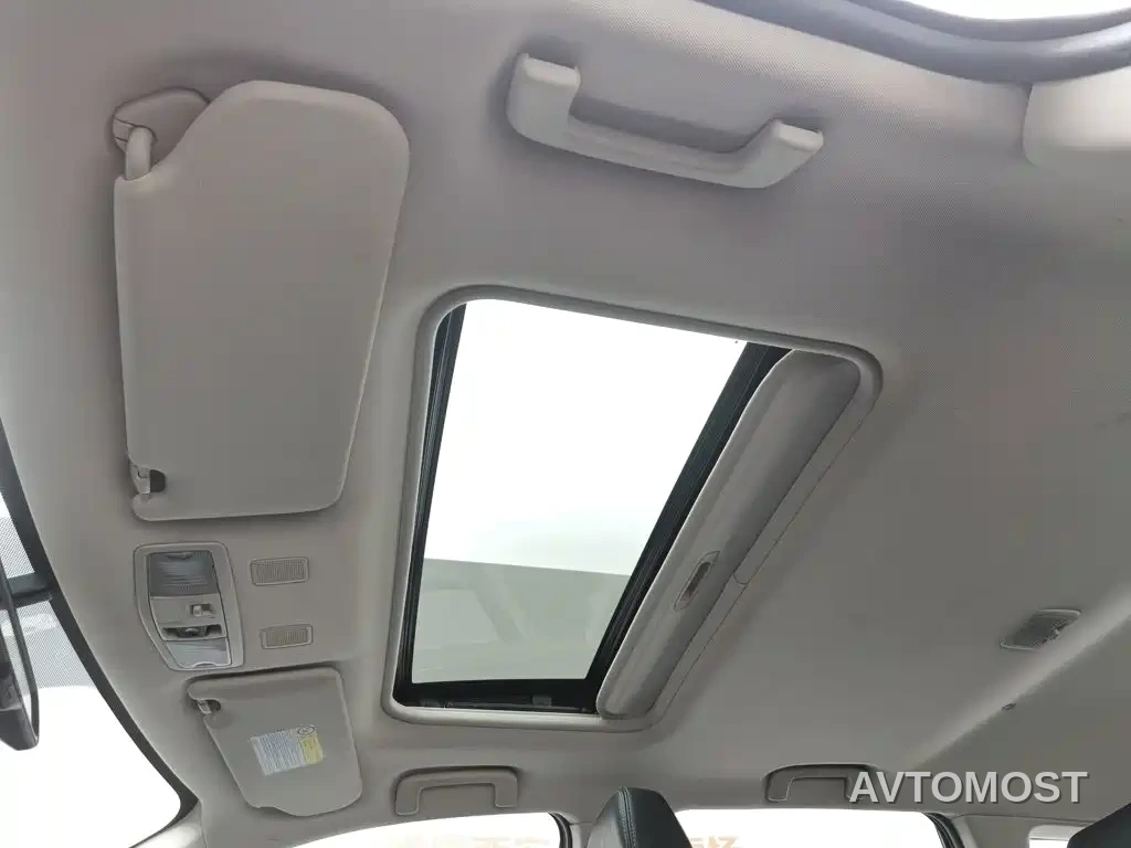 Mitsubishi Outlander — фото 12