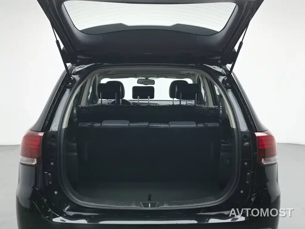 Mitsubishi Outlander — фото 14