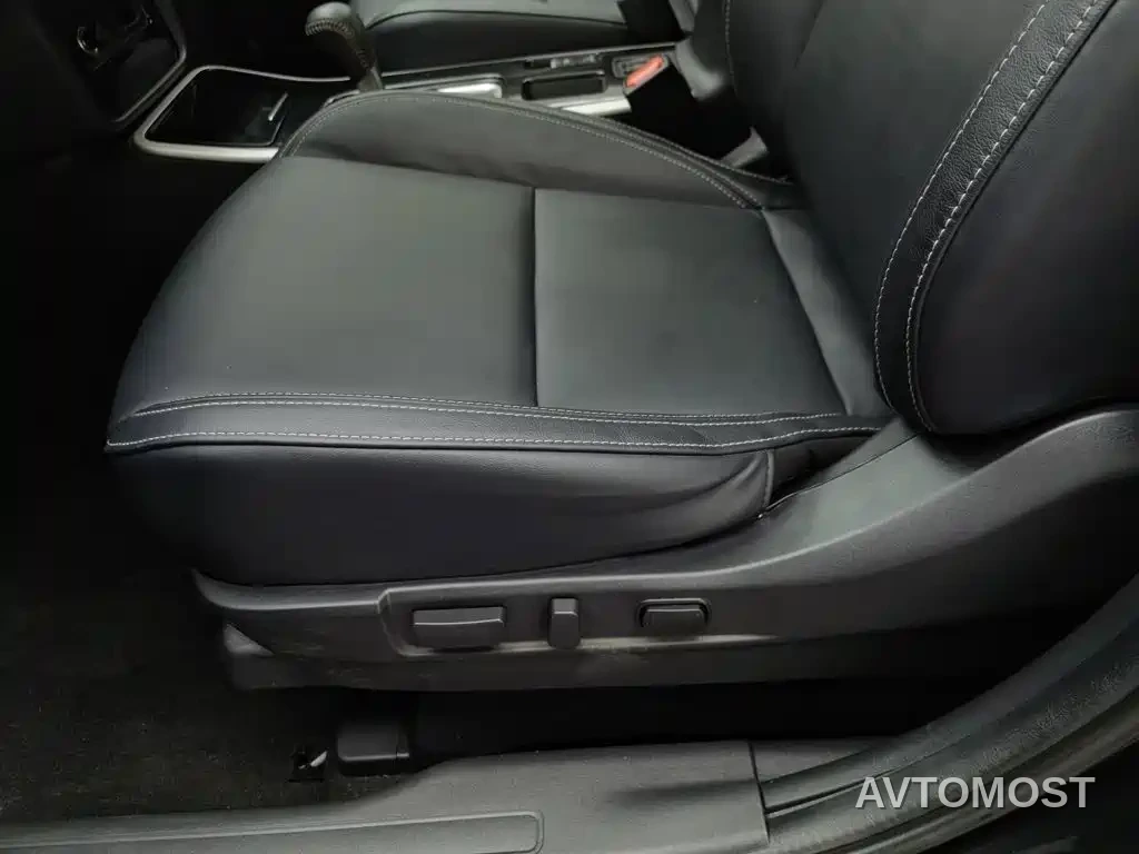 Mitsubishi Outlander — фото 18