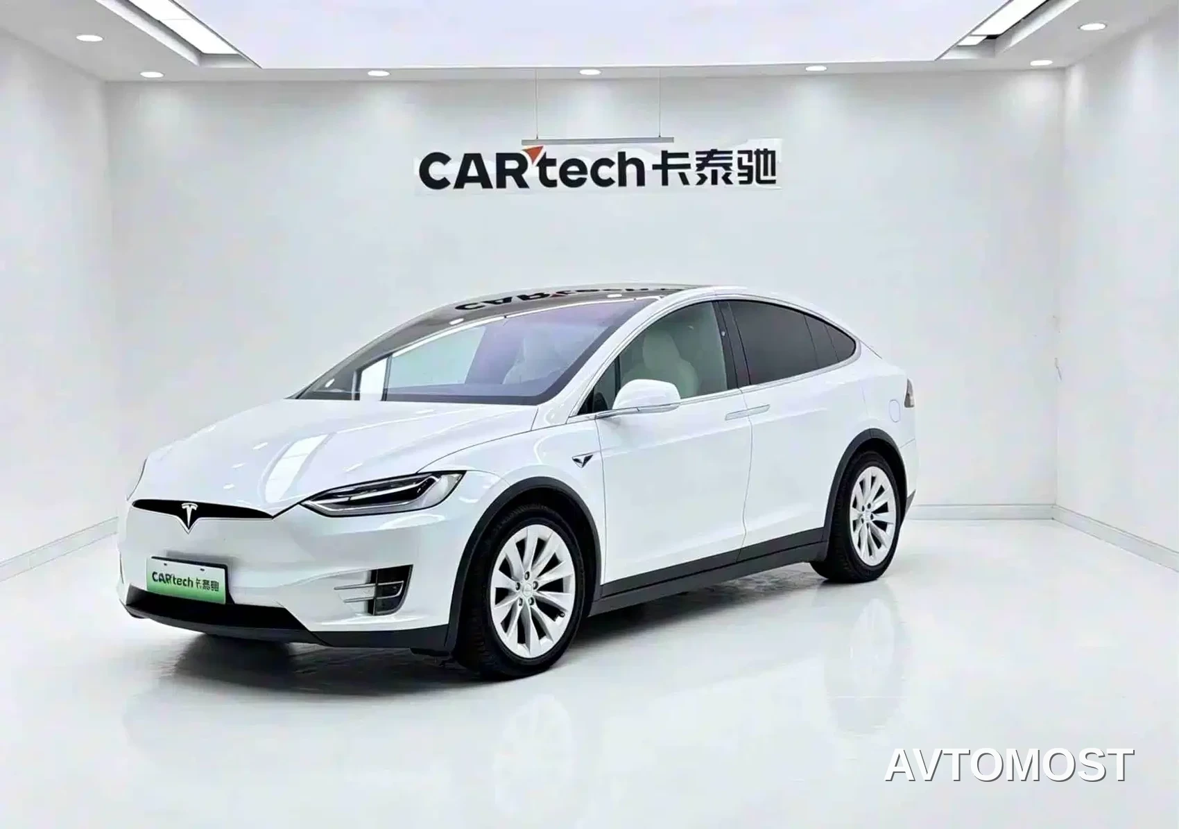 Tesla Model X 2025