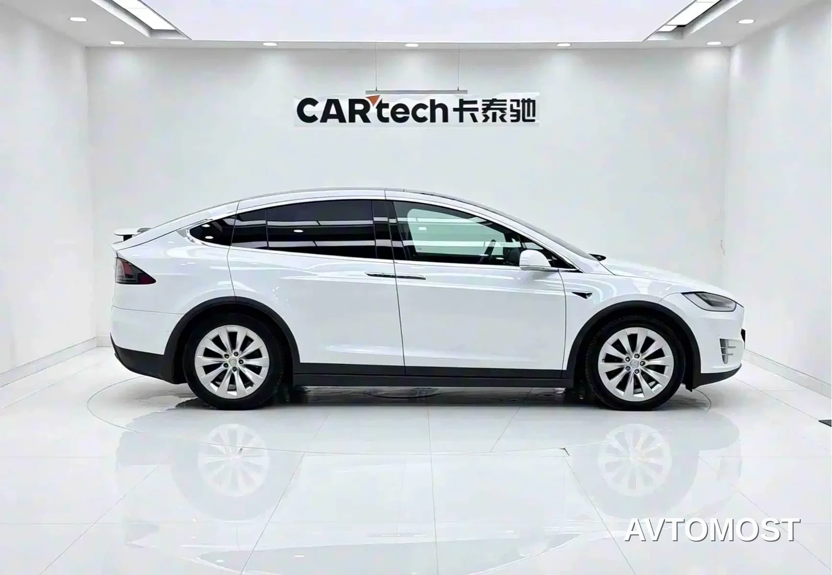 Tesla Model X 2025 — фото 4
