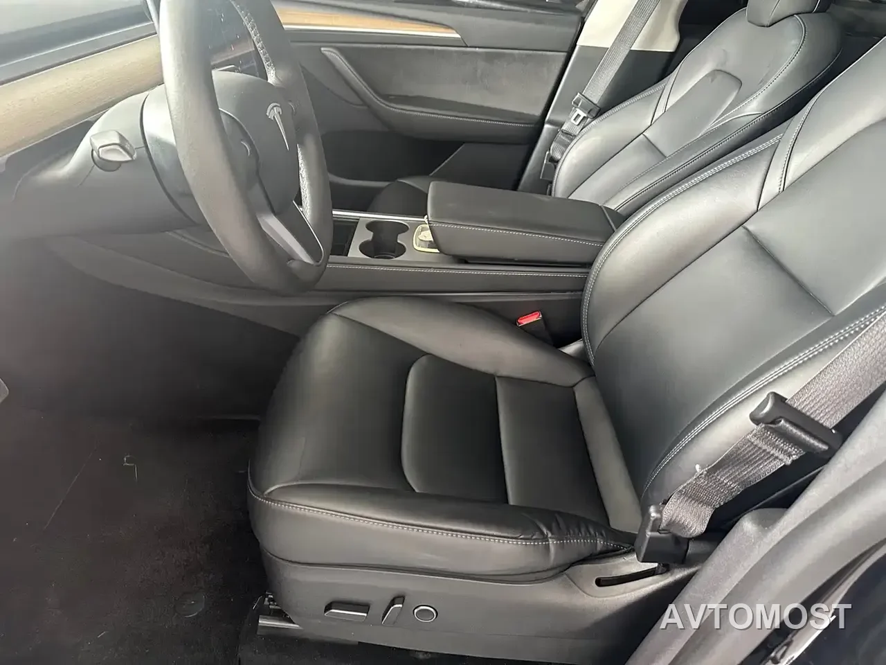 Tesla Model Y Juniper — фото 4