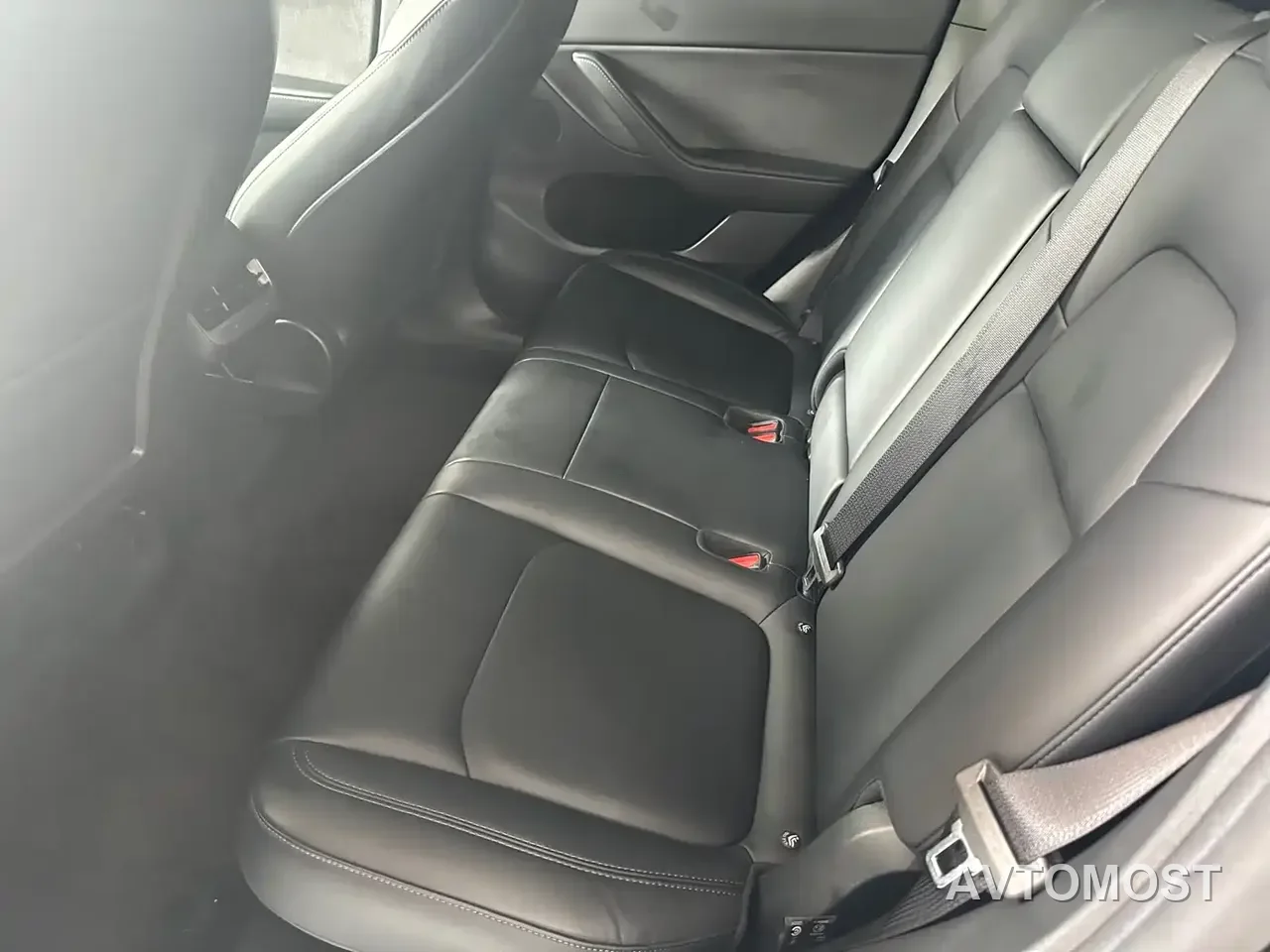 Tesla Model Y Juniper — фото 9
