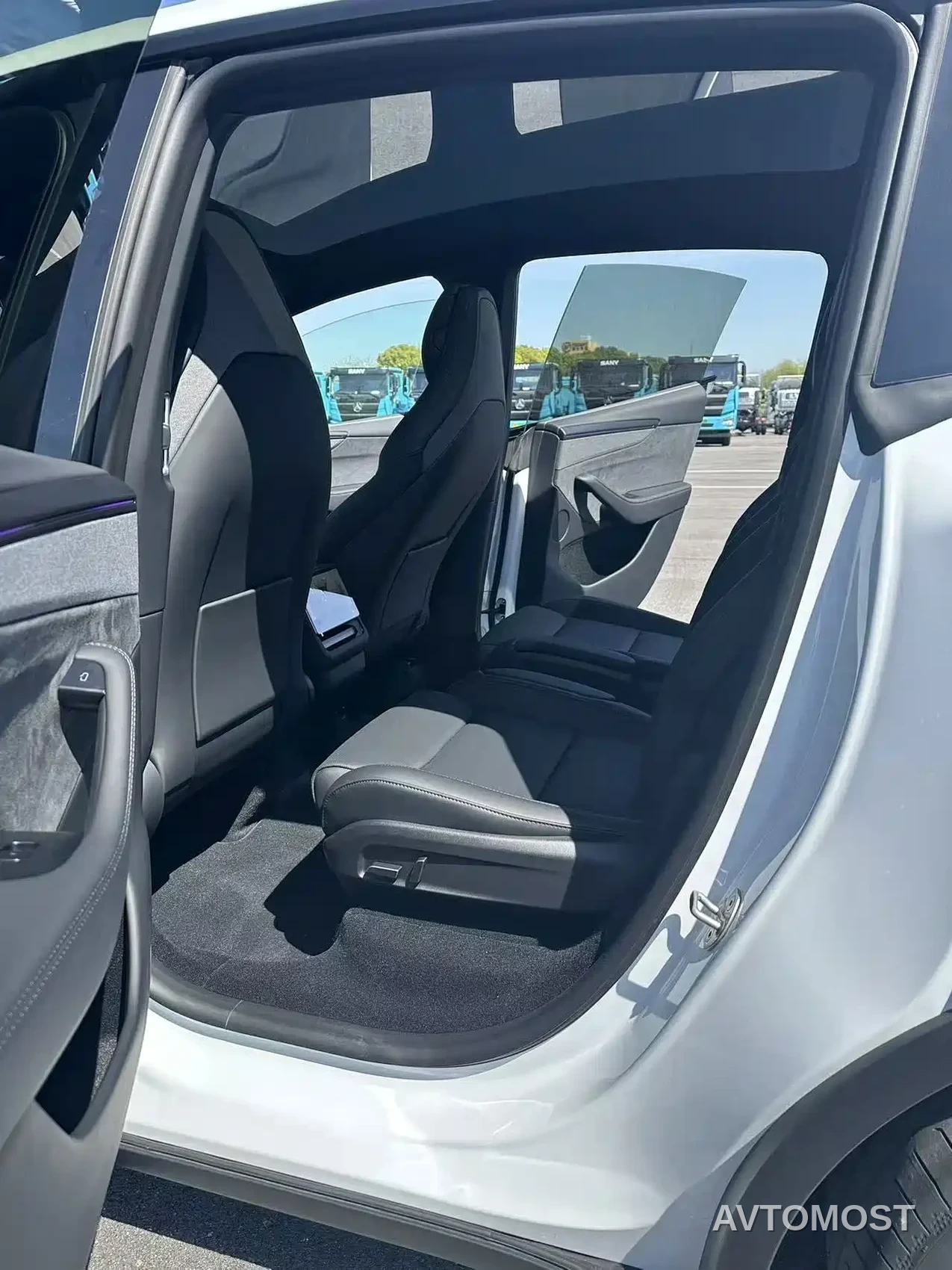 Tesla Model Y L Juniper — фото 8