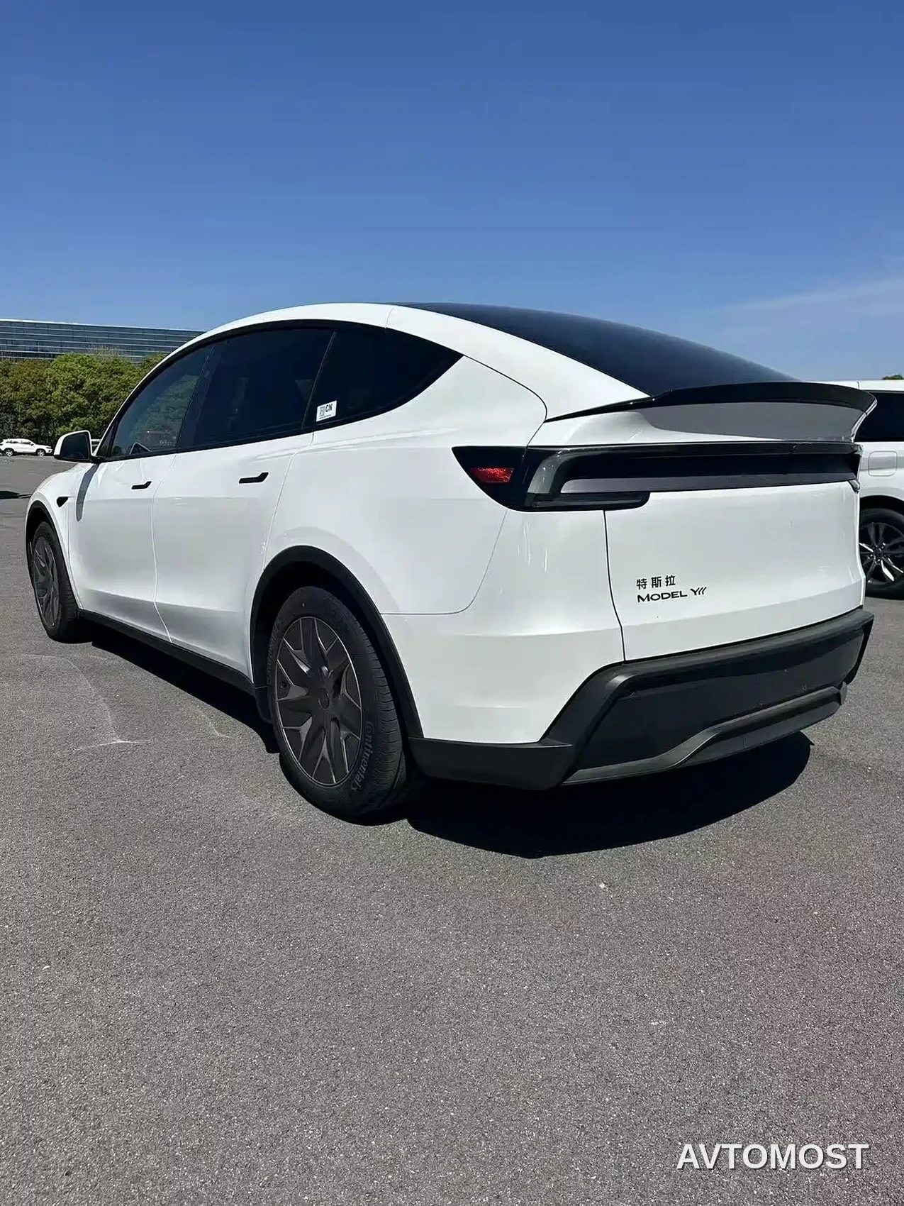 Tesla Model Y L Juniper — фото 17