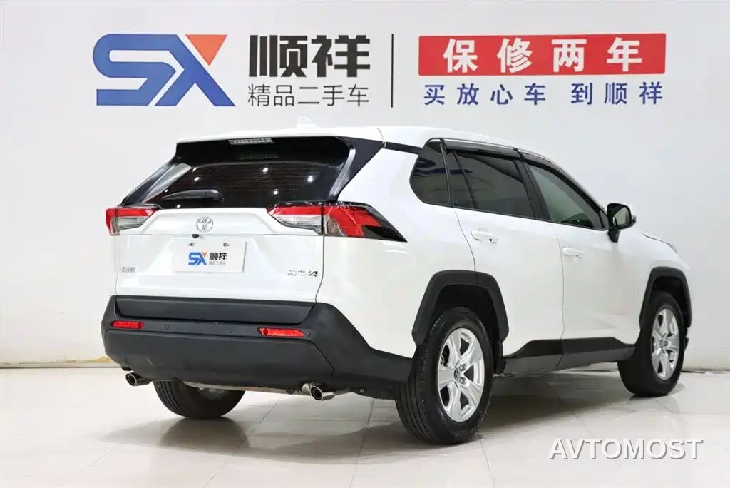 Toyota RAV4 — фото 4