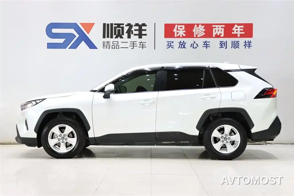 Toyota RAV4 — фото 6