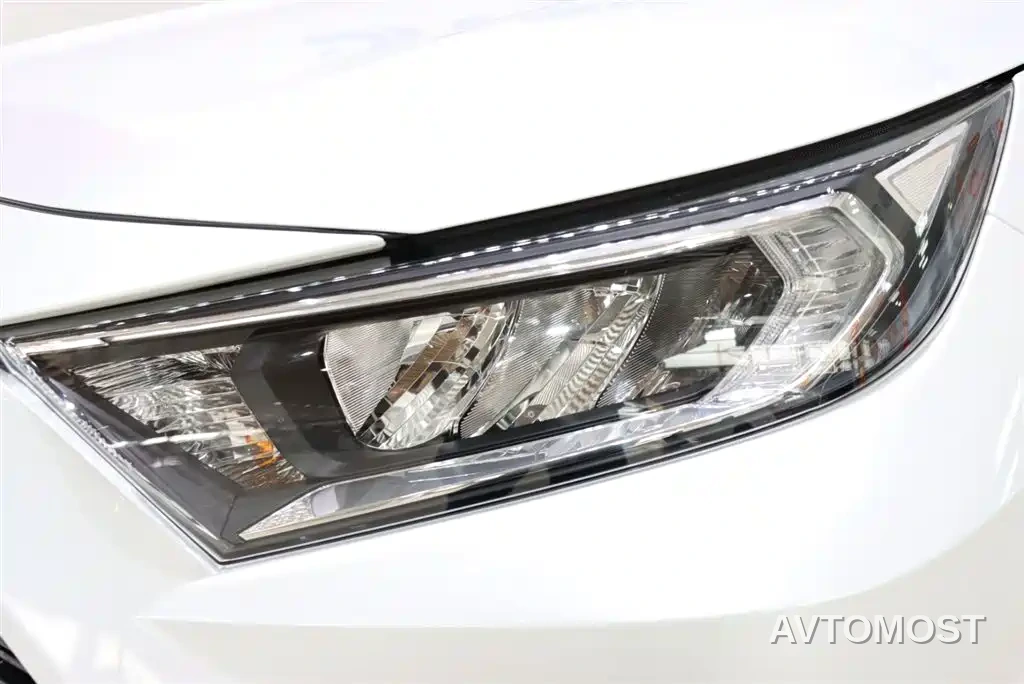 Toyota RAV4 — фото 7