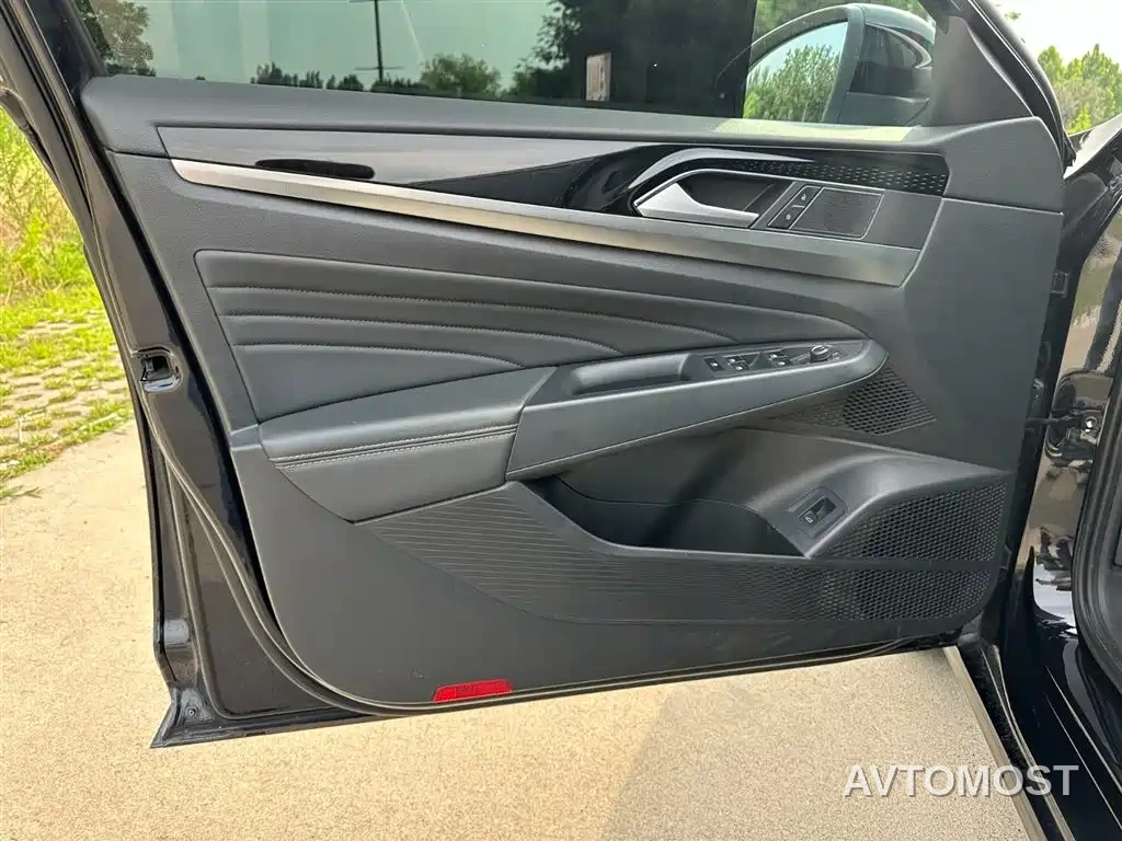 Volkswagen Passat — фото 12