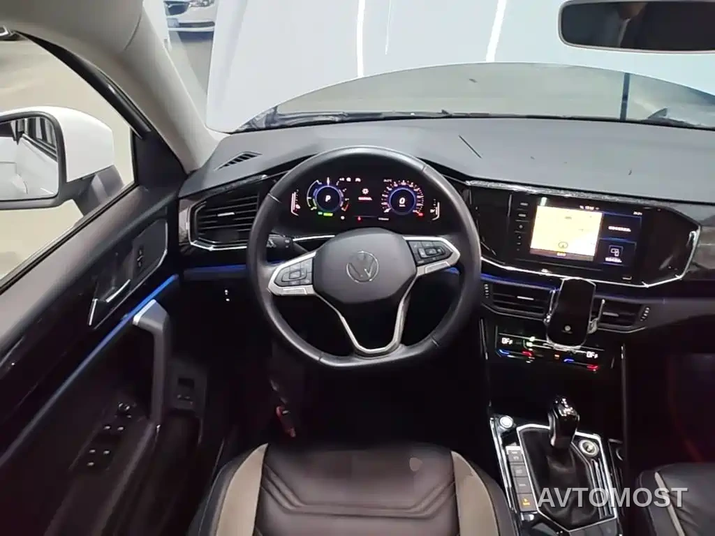 Volkswagen Tayron GTE Plug-in Hybrid — фото 11