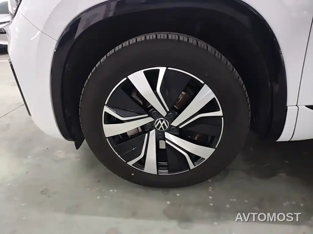 Volkswagen Tayron GTE Plug-in Hybrid — фото 23