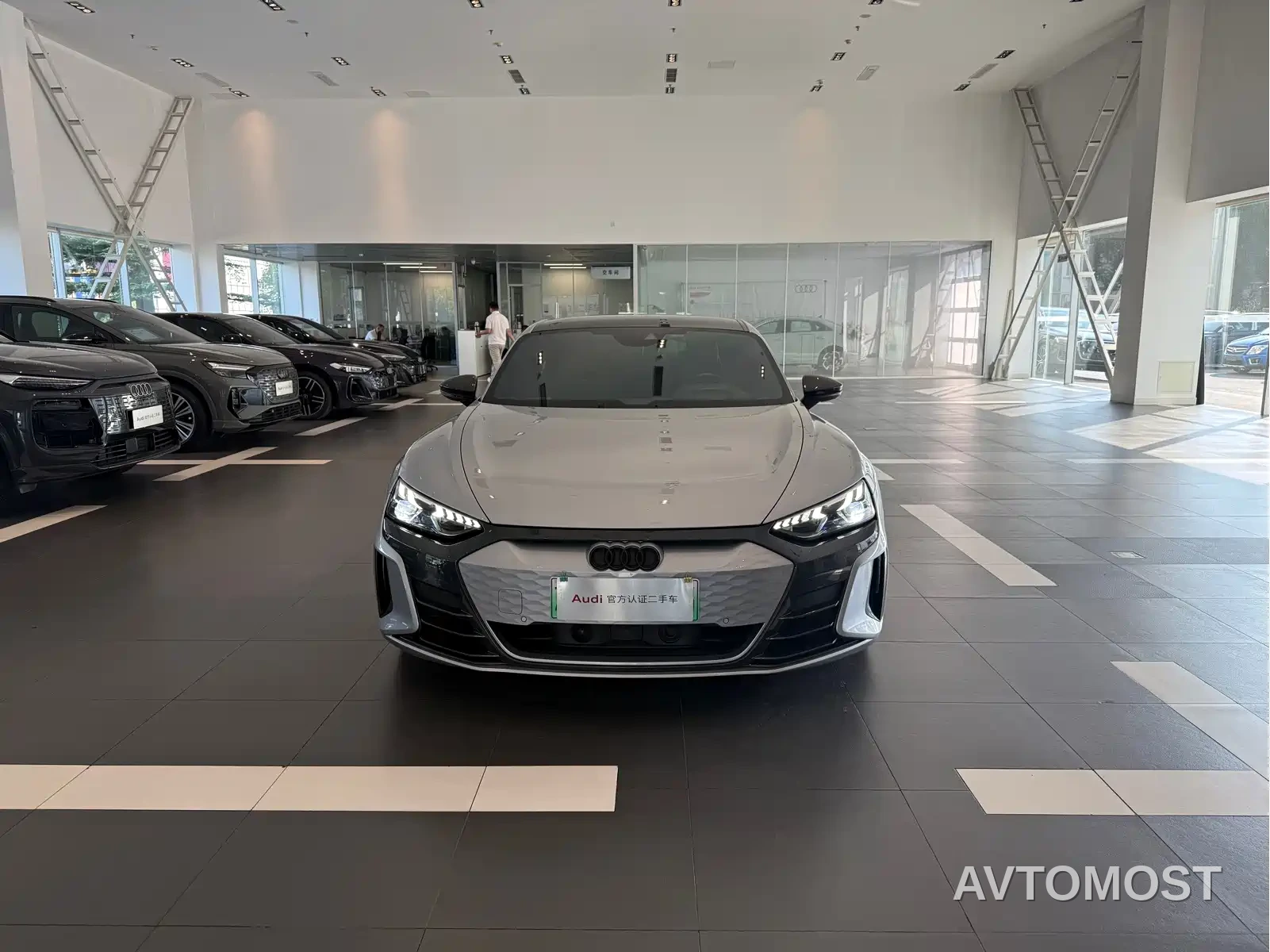Audi e-tron GT 2023 Base Model — фото 2