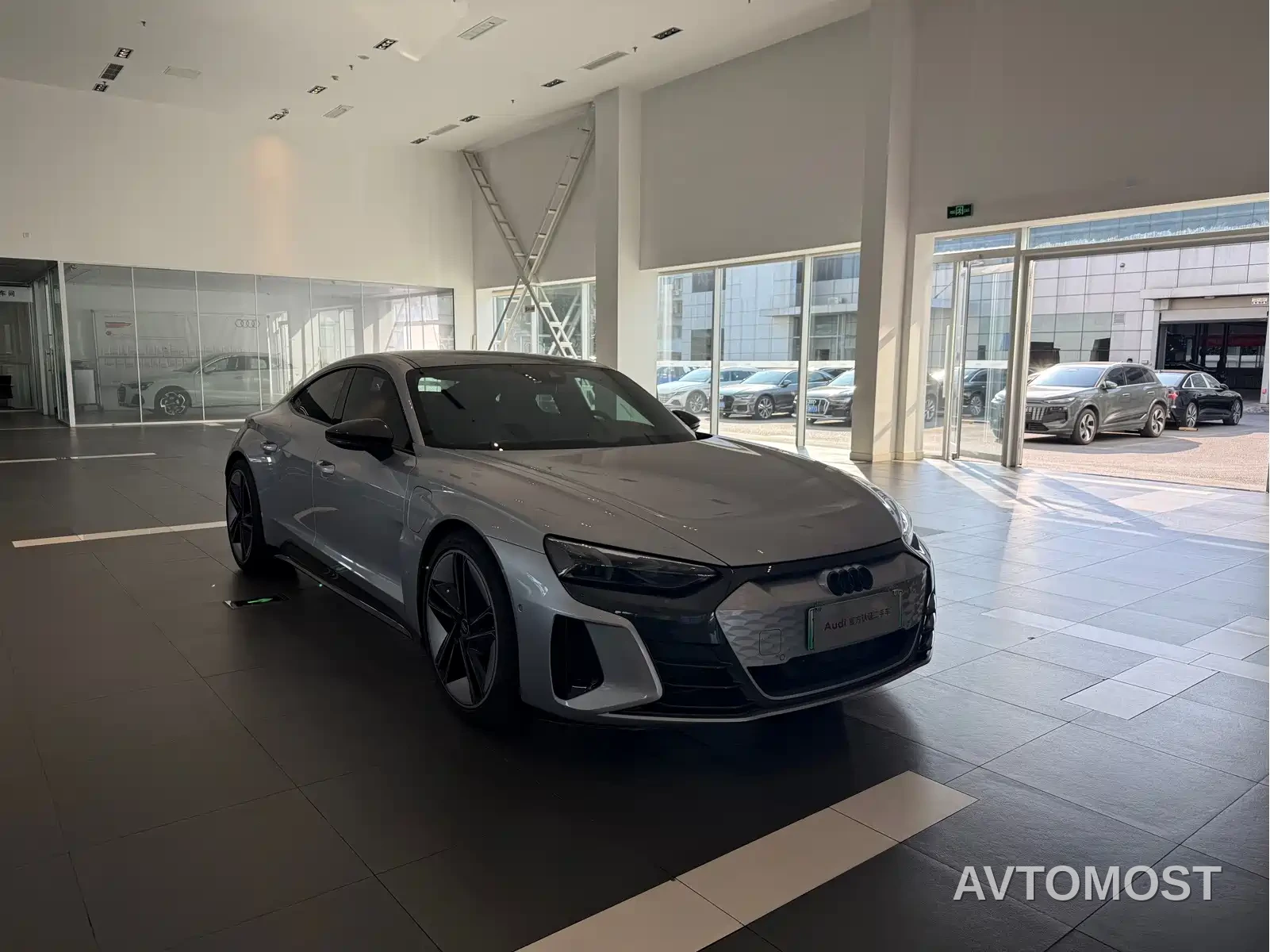 Audi e-tron GT 2023 Base Model — фото 3