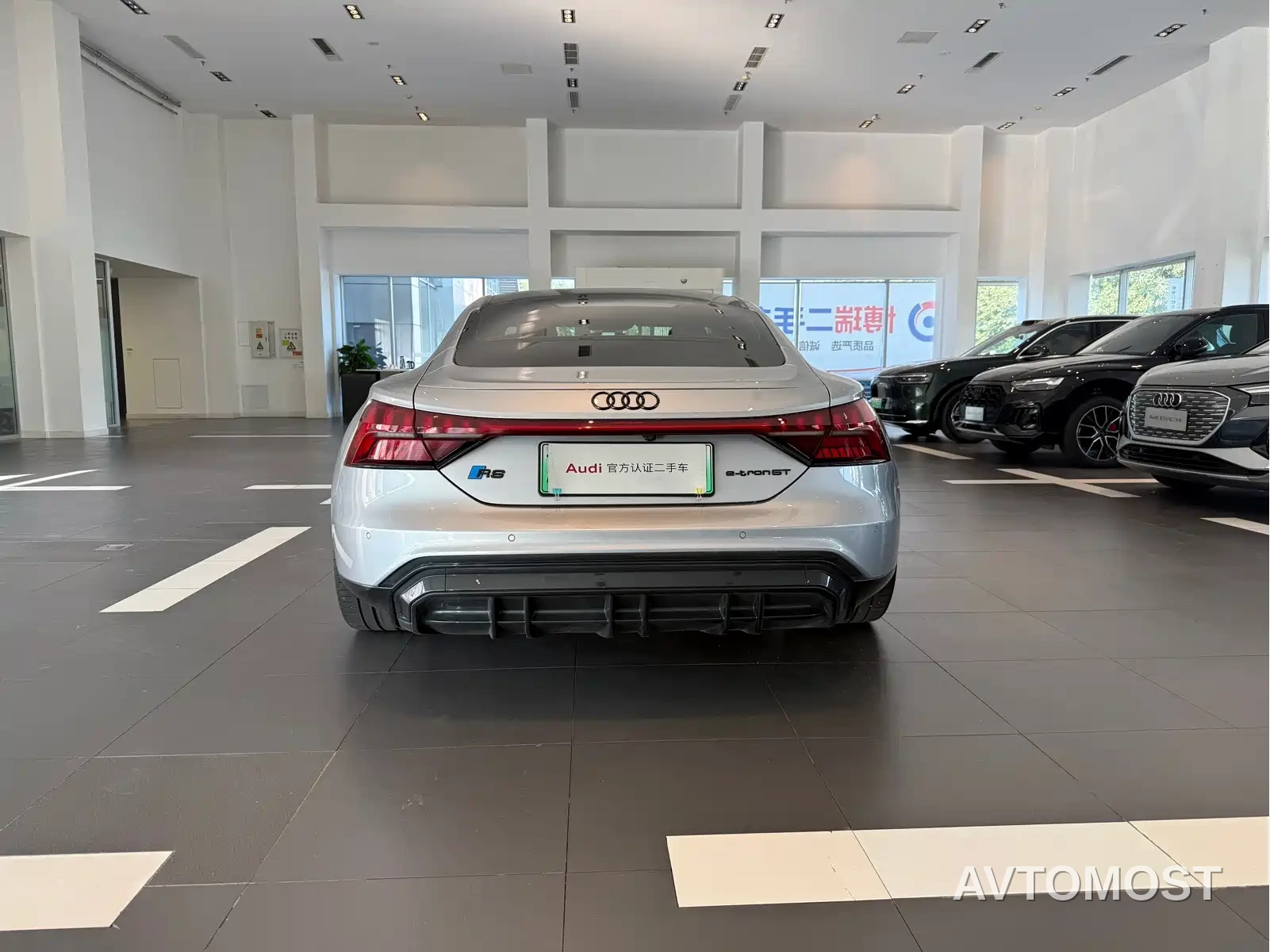 Audi e-tron GT 2023 Base Model — фото 6
