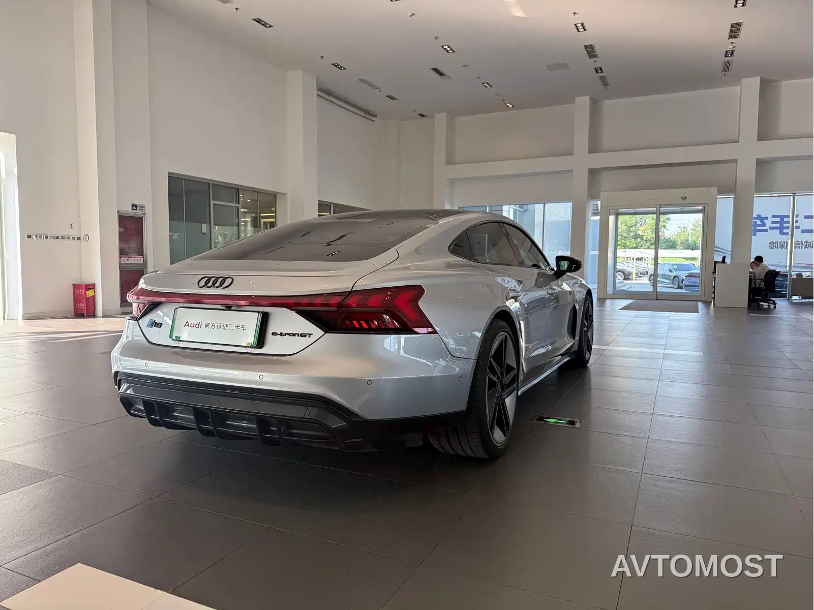 Audi e-tron GT 2023 Base Model — фото 7