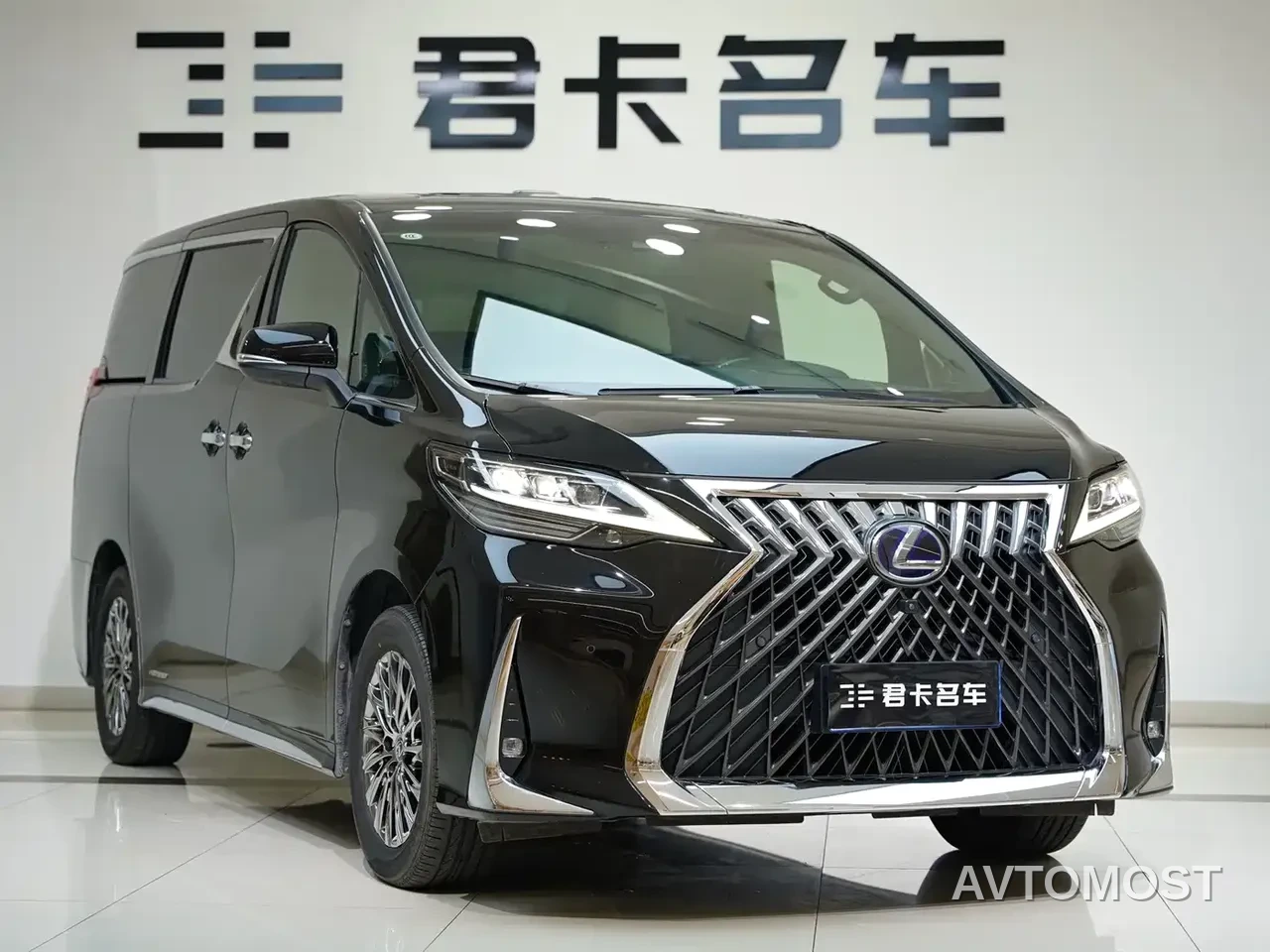 Lexus LM 2020 300h 4-Seat Imperial Edition — фото 3