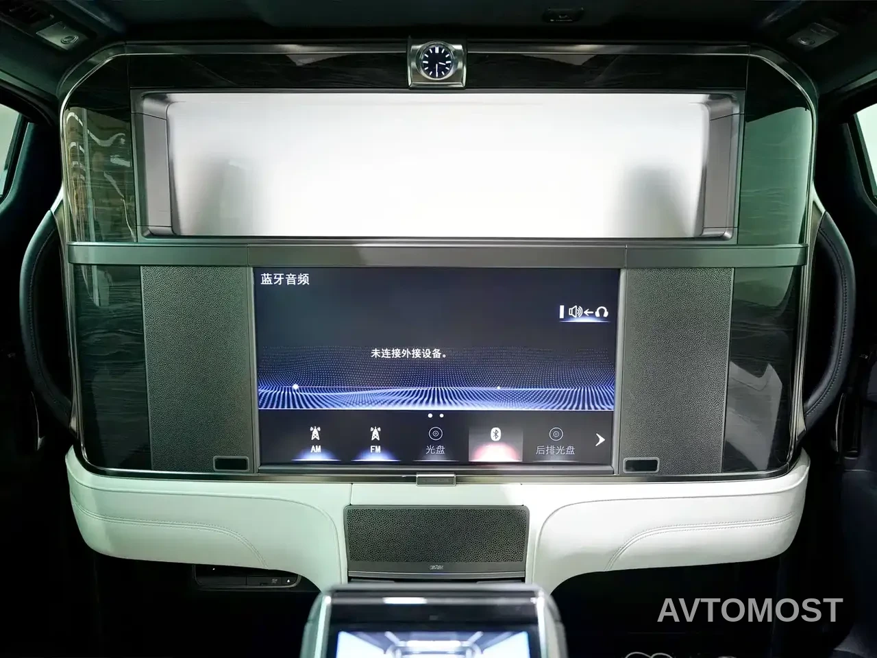 Lexus LM 2020 300h 4-Seat Imperial Edition — фото 16