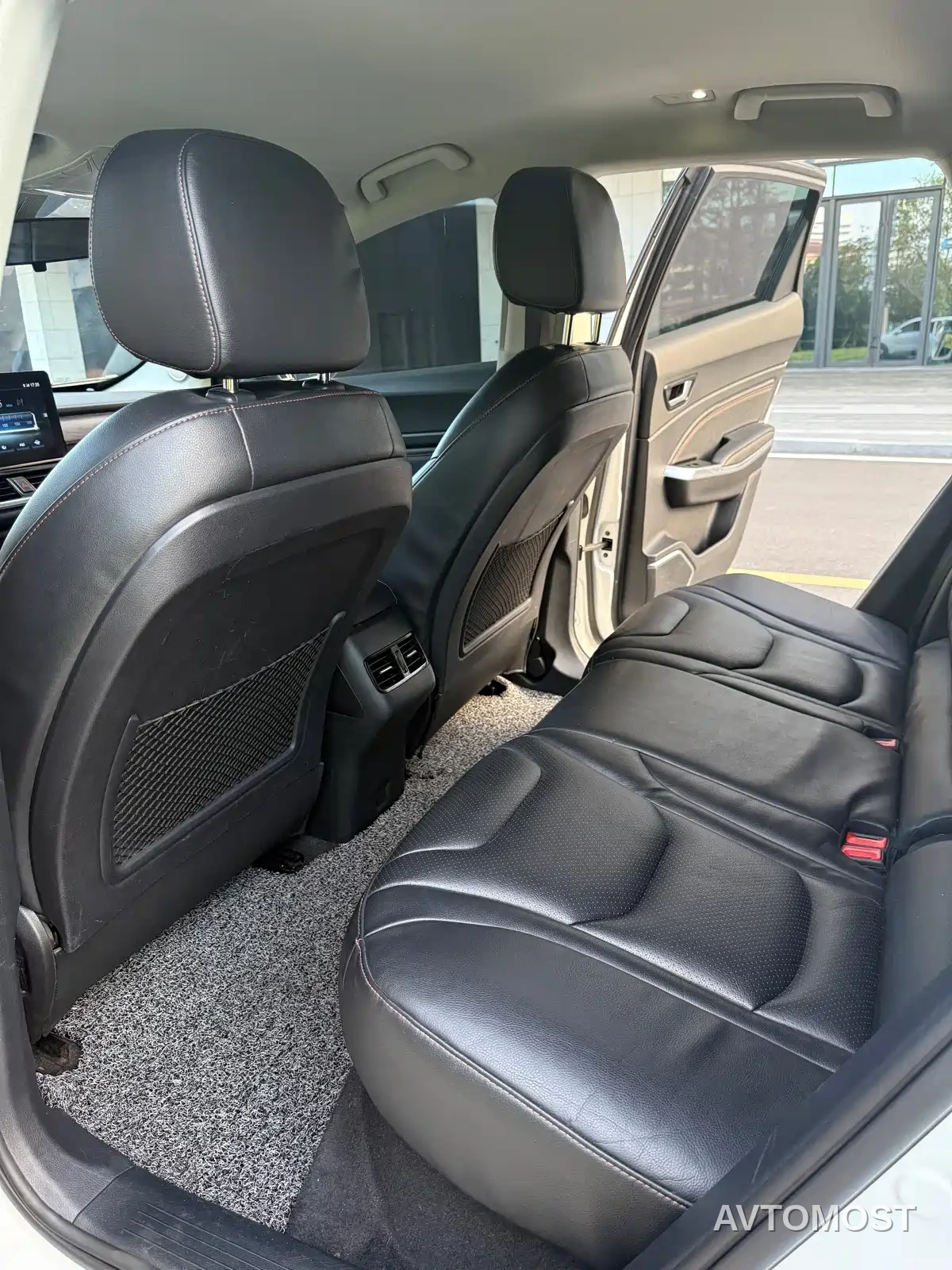 Hongqi E-HS3 2019 Smart Connection Flag Joy FWD Version — фото 12