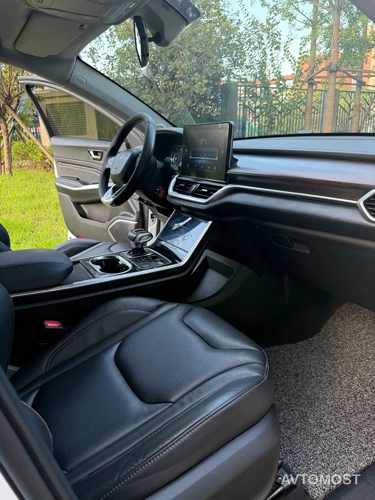 Hongqi E-HS3 2019 Smart Connection Flag Joy FWD Version — фото 14