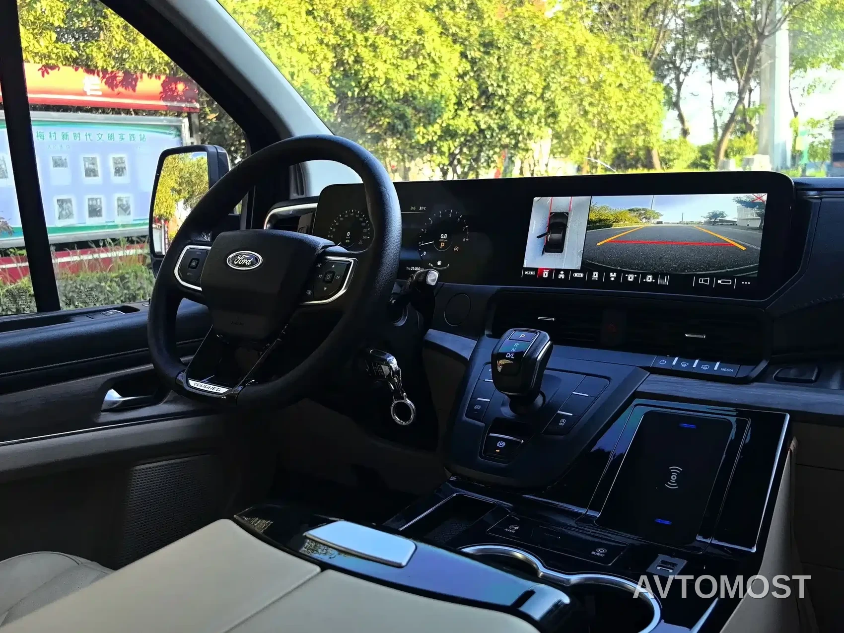 Ford Tourneo 2023 Model 2.0T Auto Premium Edition — фото 15