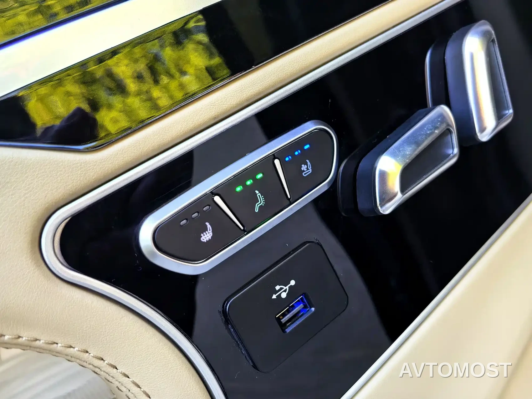 Ford Tourneo 2023 Model 2.0T Auto Premium Edition — фото 16