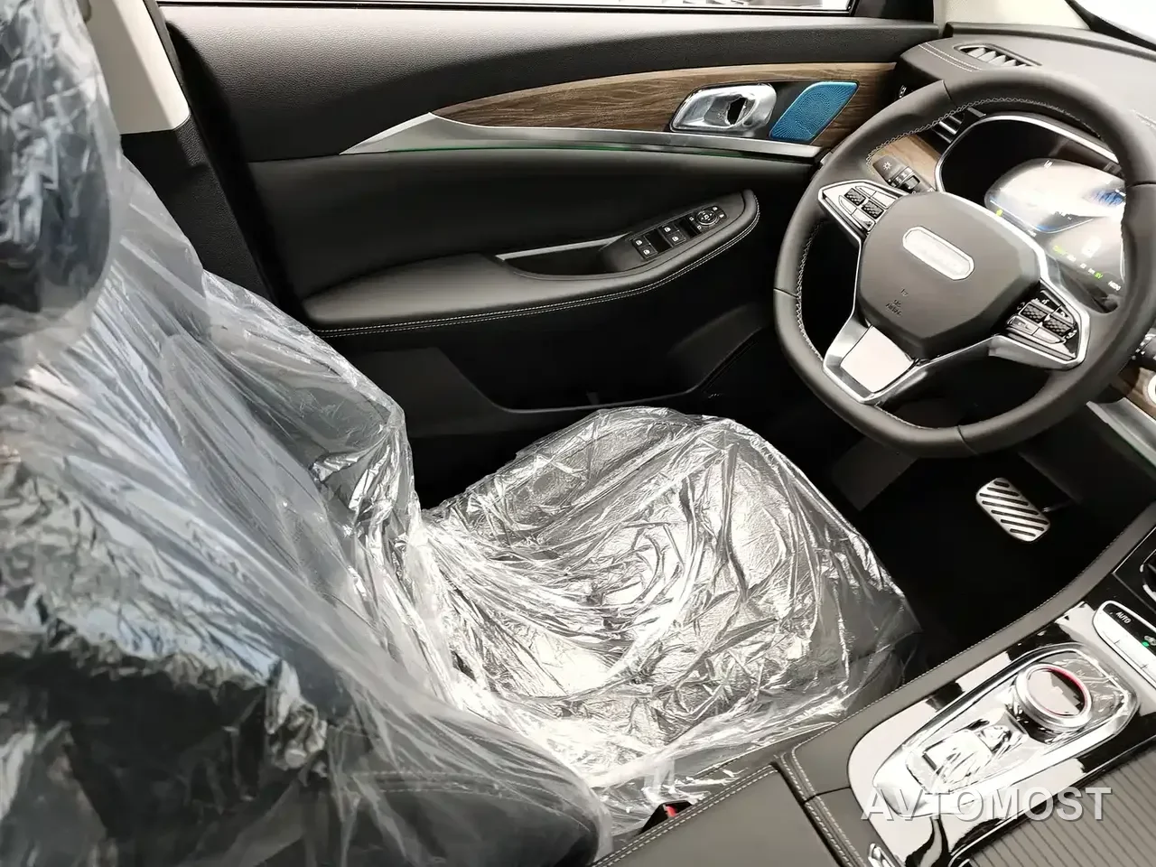 Skyworth HT-i 2024 1.5L PHEV 115KM Taidao Edition — фото 10