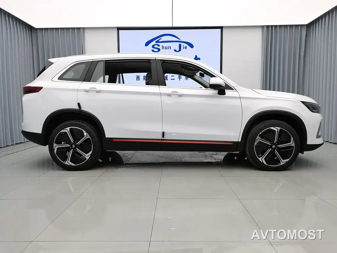 Skyworth HT-i 2024 1.5L PHEV 115KM Taidao Edition — фото 24