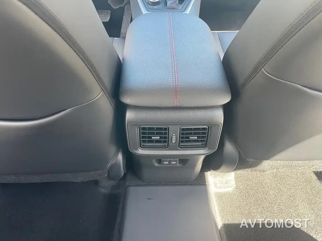 Toyota Wildlander New Energy 2023 High Performance 2.5L AWD Turbo Edition — фото 12