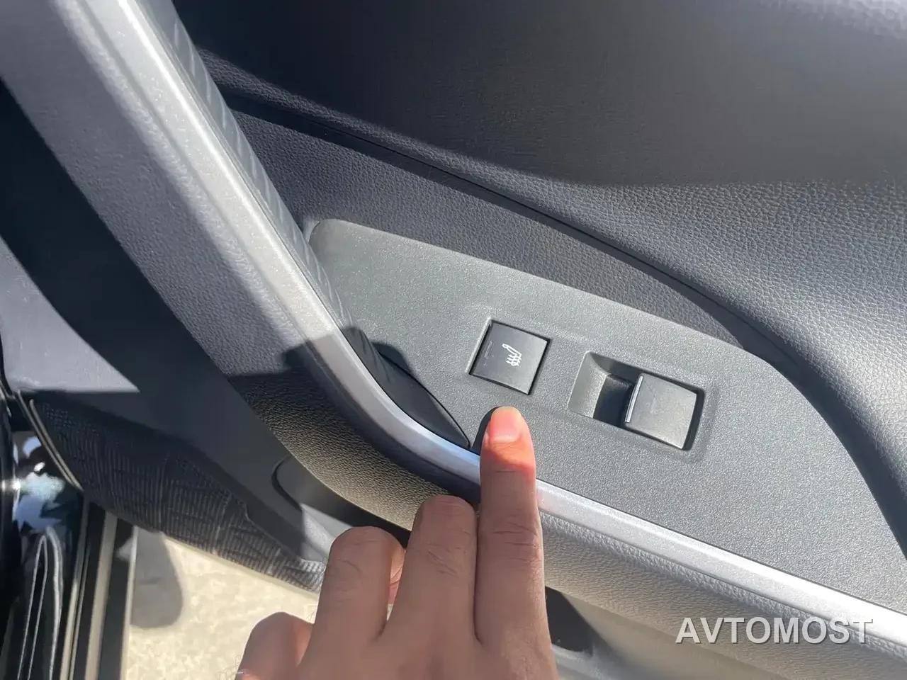 Toyota Wildlander New Energy 2023 High Performance 2.5L AWD Turbo Edition — фото 16
