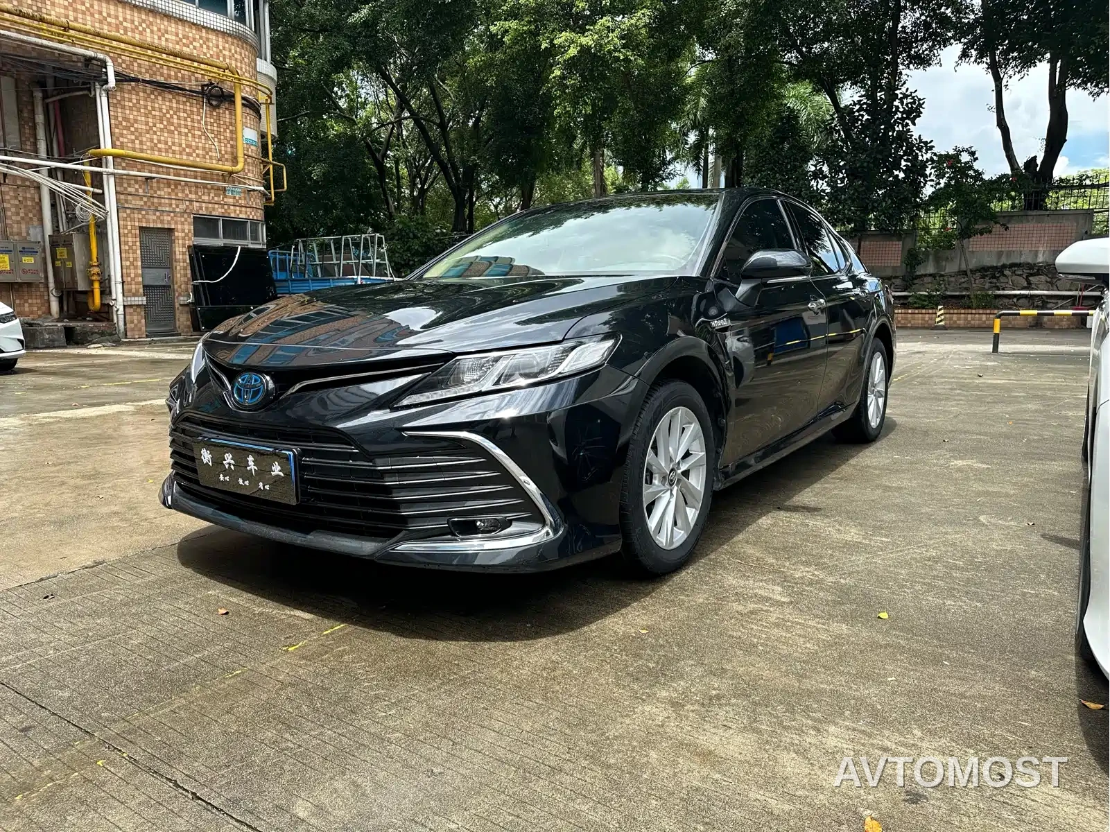 Toyota Camry 2021 Hybrid 2.5HGVP Leading Edition — фото 1
