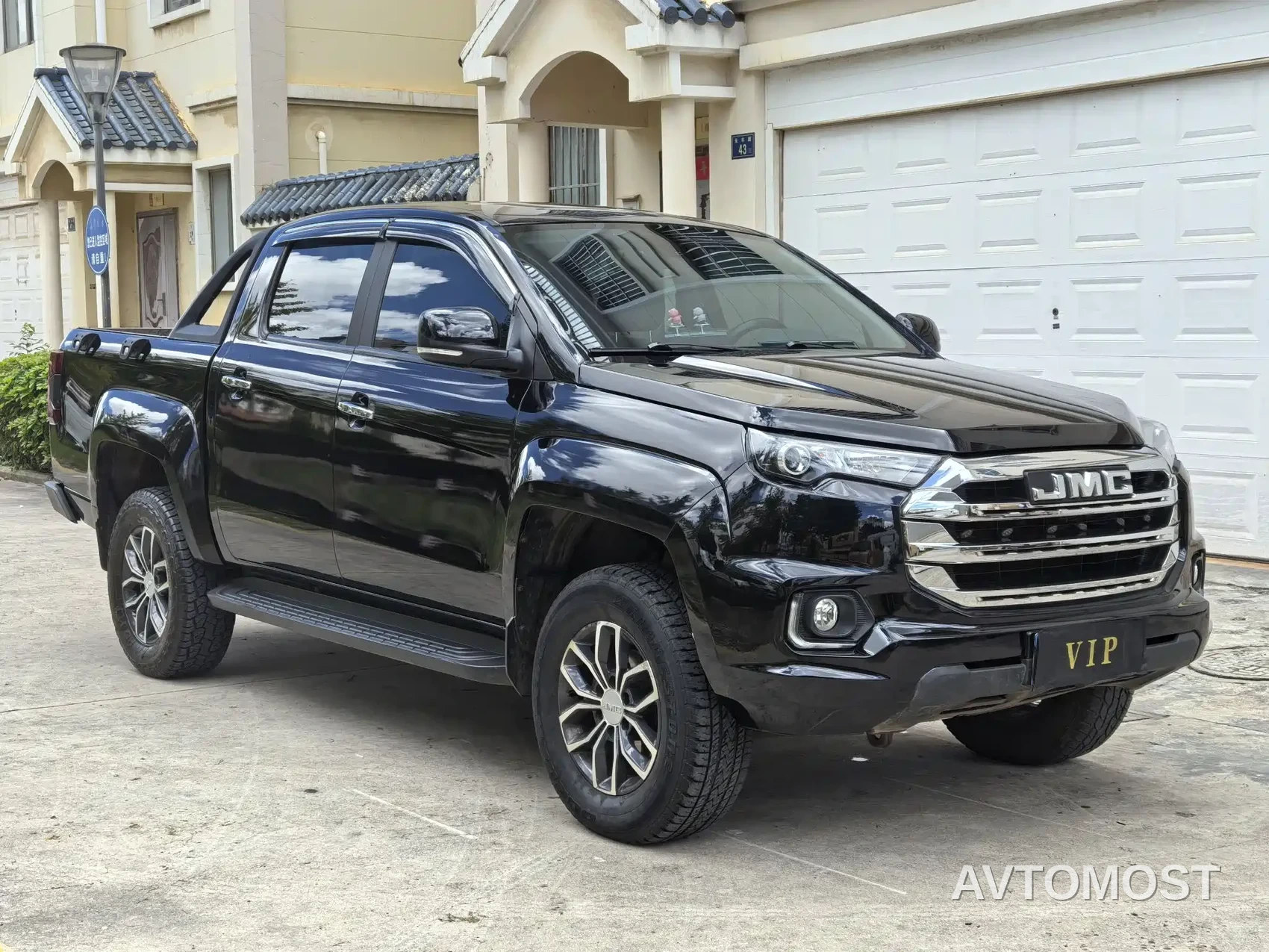 Jiangling Yuhu 7 2022 2.0T Manual Diesel 4WD Comfort Long Wheelbase — фото 3