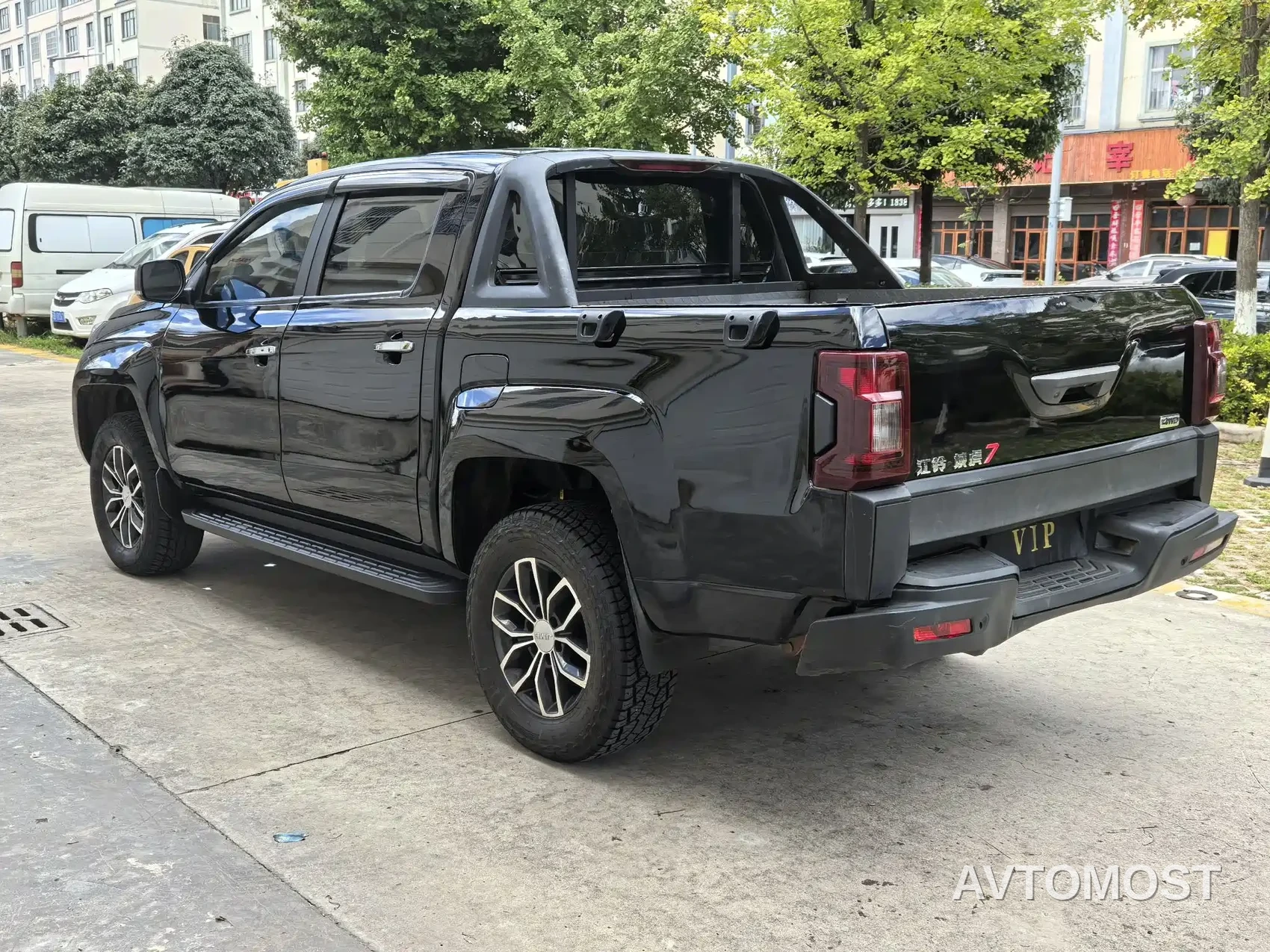 Jiangling Yuhu 7 2022 2.0T Manual Diesel 4WD Comfort Long Wheelbase — фото 4