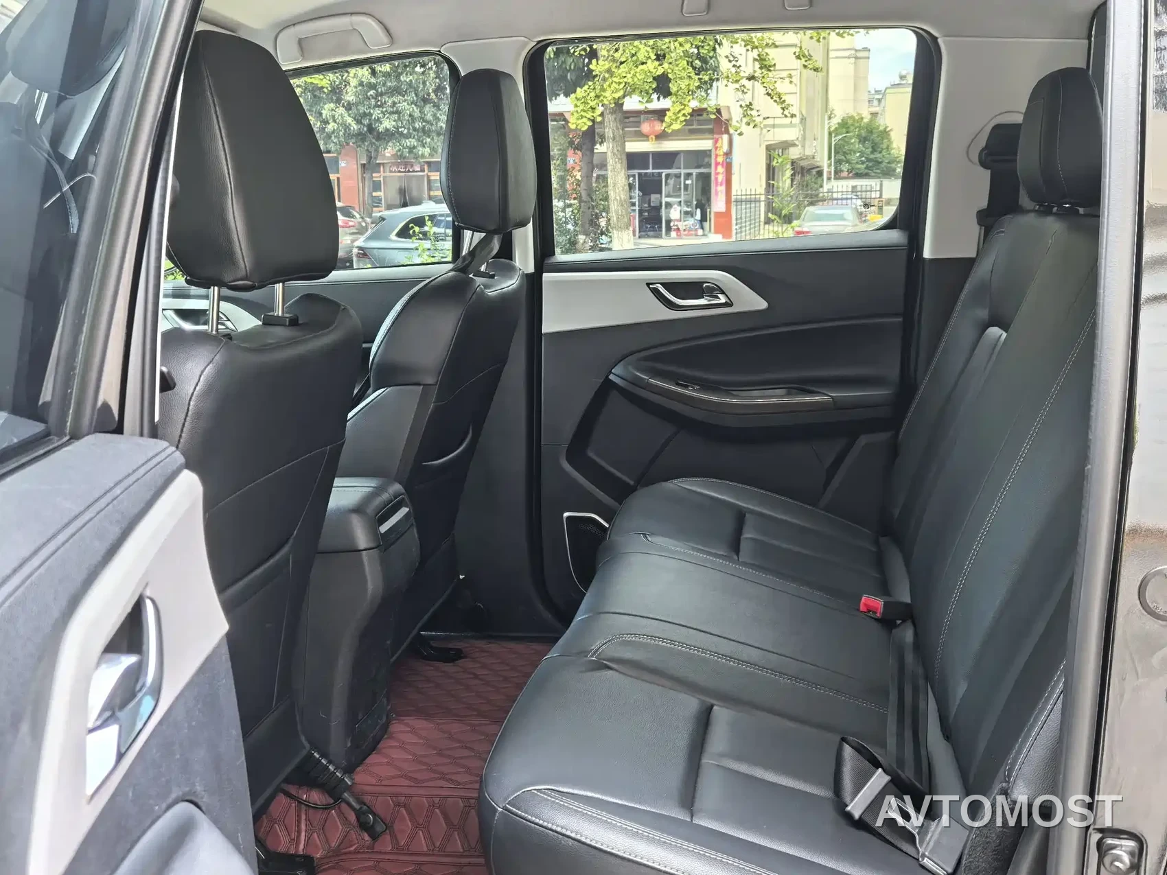 Jiangling Yuhu 7 2022 2.0T Manual Diesel 4WD Comfort Long Wheelbase — фото 6