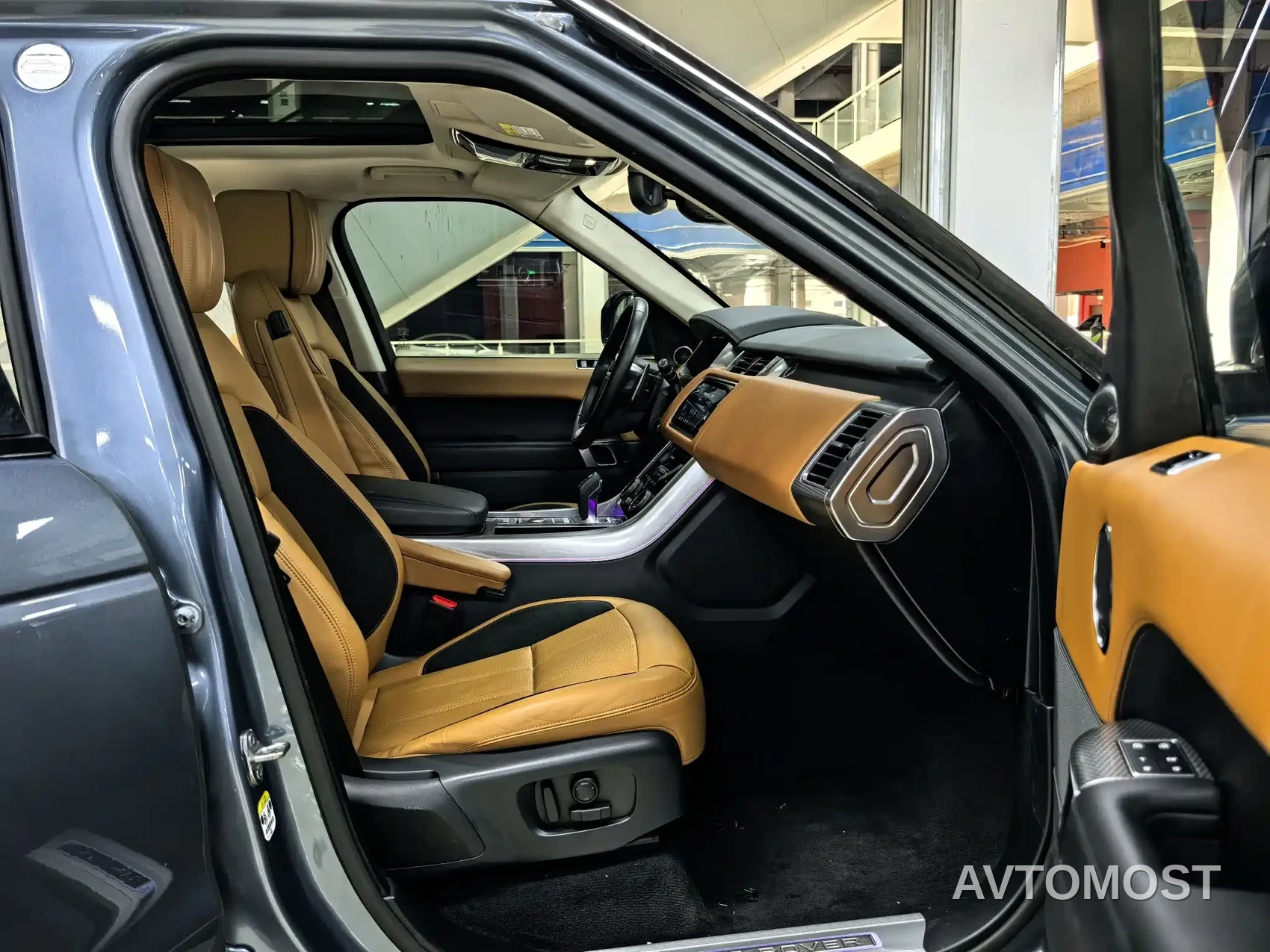 Land Rover Range Rover Sport 2022 3.0 L6 Gloss Black Edition — фото 7