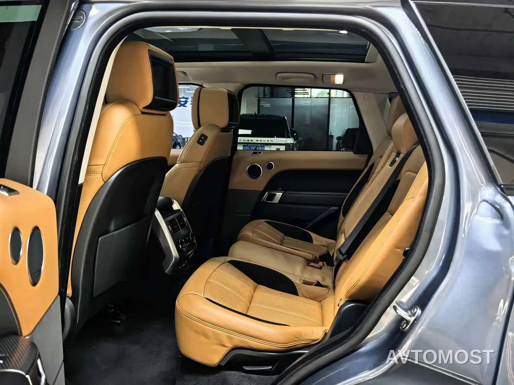 Land Rover Range Rover Sport 2022 3.0 L6 Gloss Black Edition — фото 8