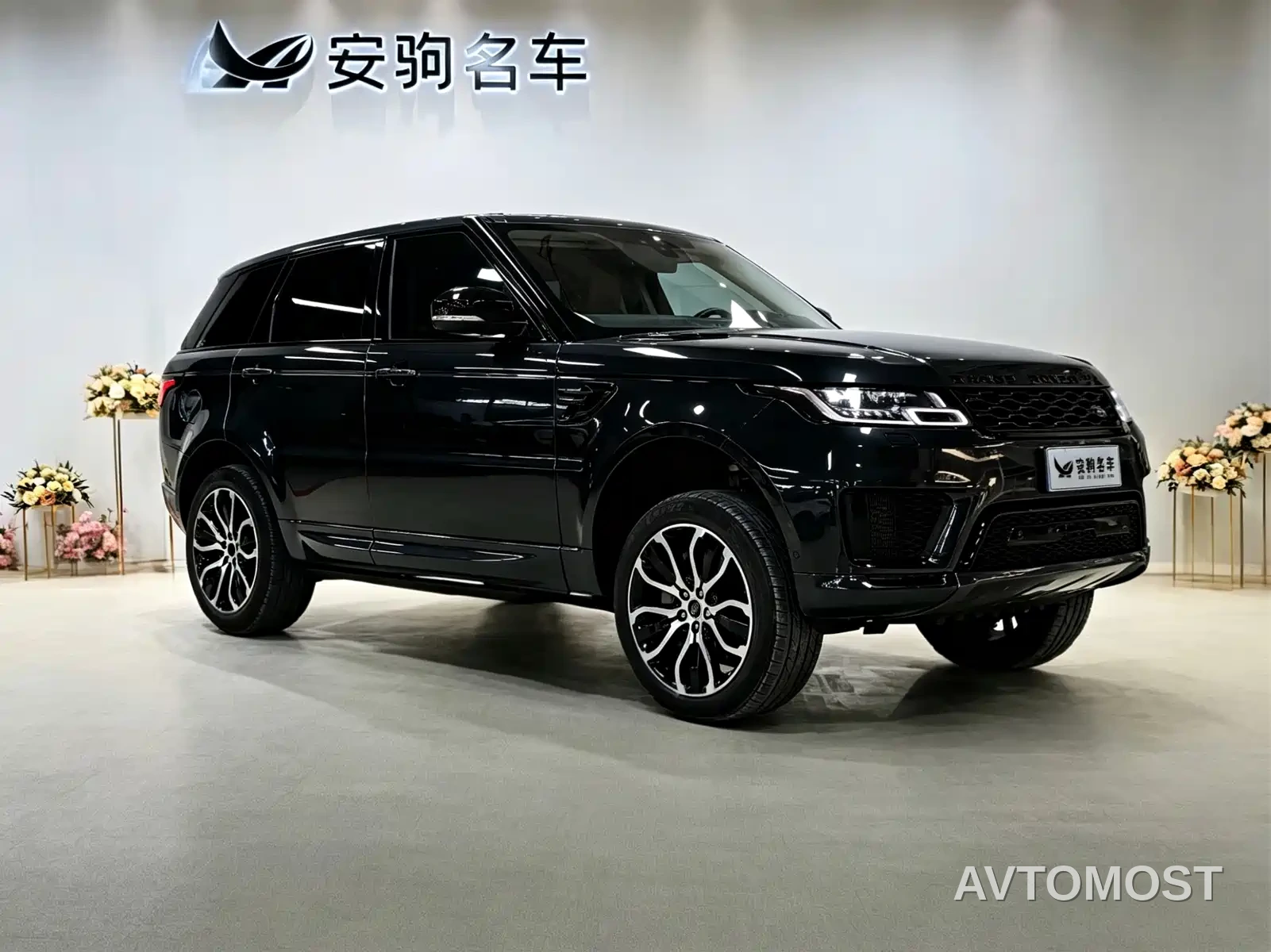 Land Rover Range Rover Sport 2022 3.0 L6 Gloss Black Edition — фото 19