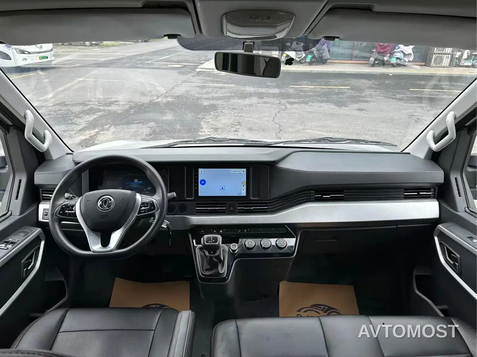 Dongfeng Yufeng 2023 V9+ 2.0T Automatic FWD Multi-purpose Short Wheelbase Medium Roof 5/6 Seater — фото 4