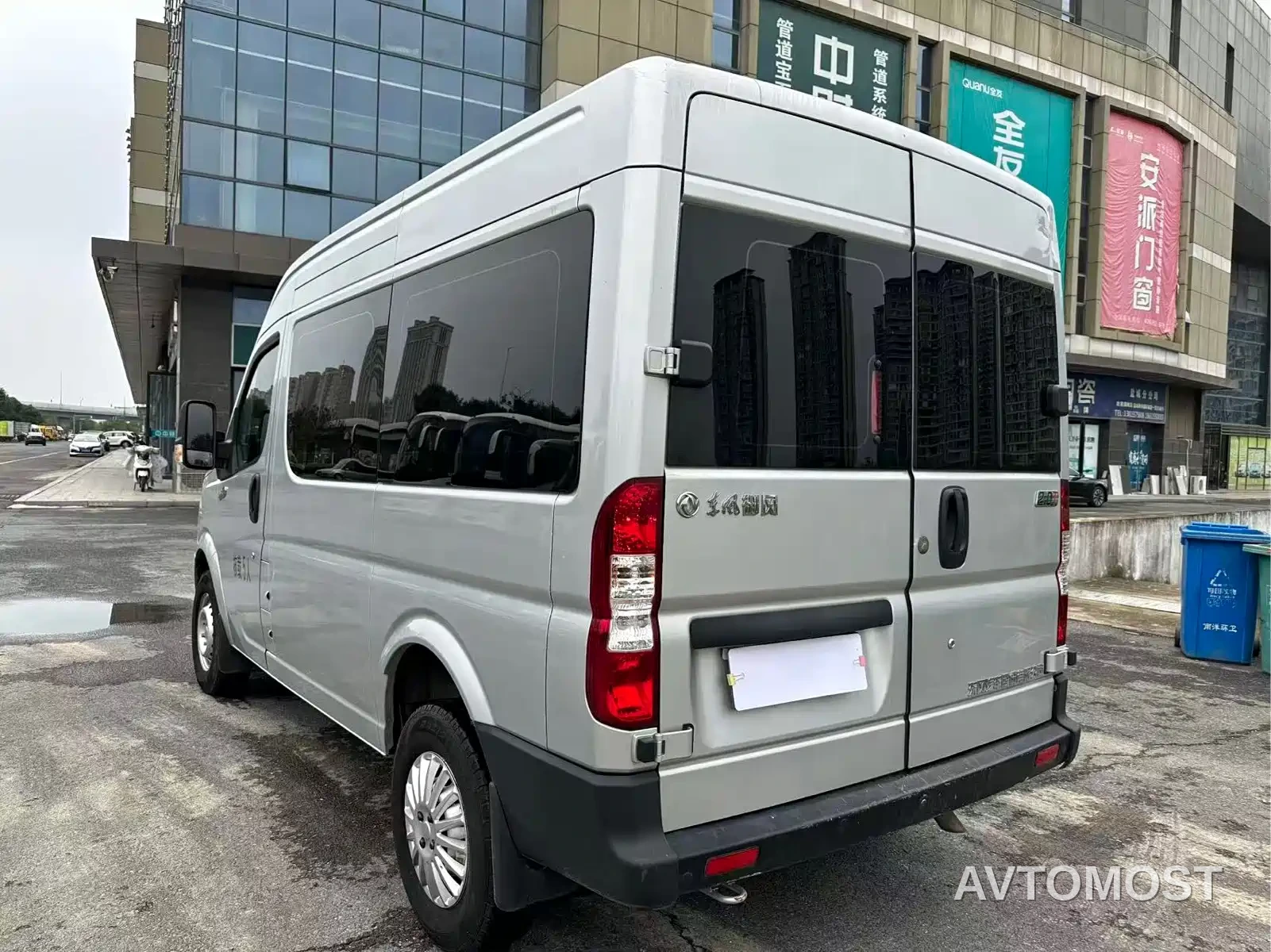 Dongfeng Yufeng 2023 V9+ 2.0T Automatic FWD Multi-purpose Short Wheelbase Medium Roof 5/6 Seater — фото 8