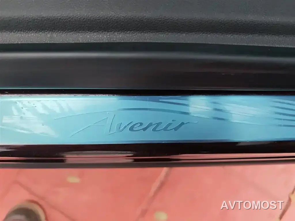Buick Envision Plus 2022 Envision Plus Avenir 5-Seater — фото 4
