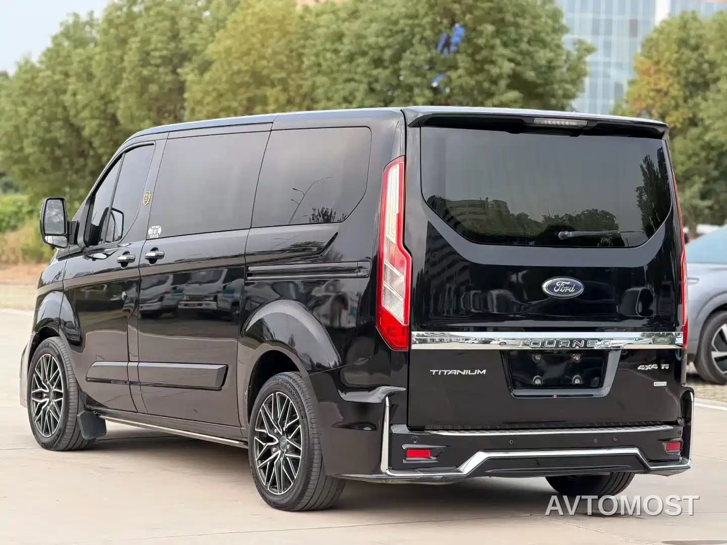 Ford Tourneo 2020 2.0T Auto Elite Edition China VI — фото 3